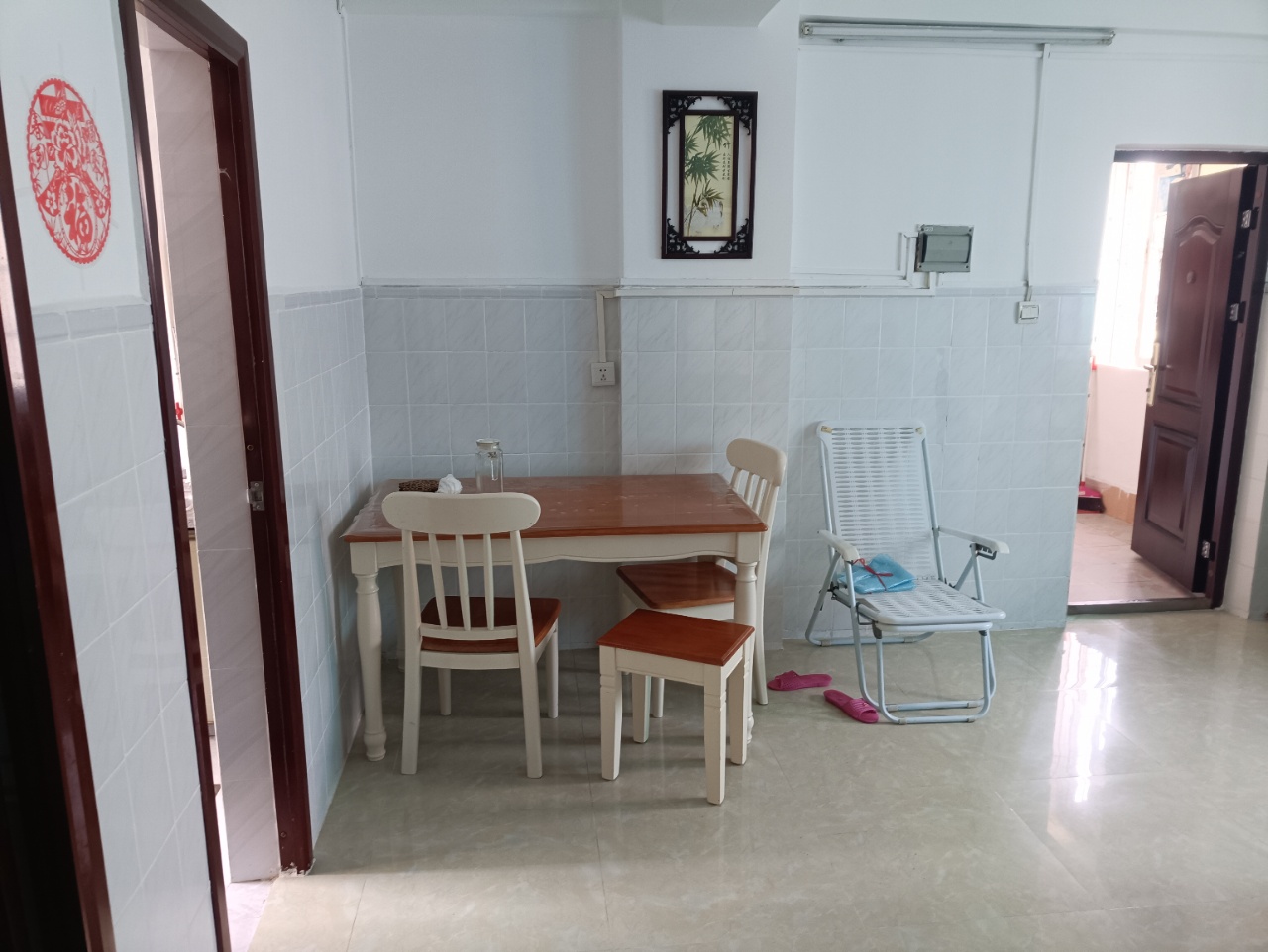 椰岛广场  2室1厅1卫    1600.0元/月 椰岛广场  2室1厅1卫    1600.0元/月室内图