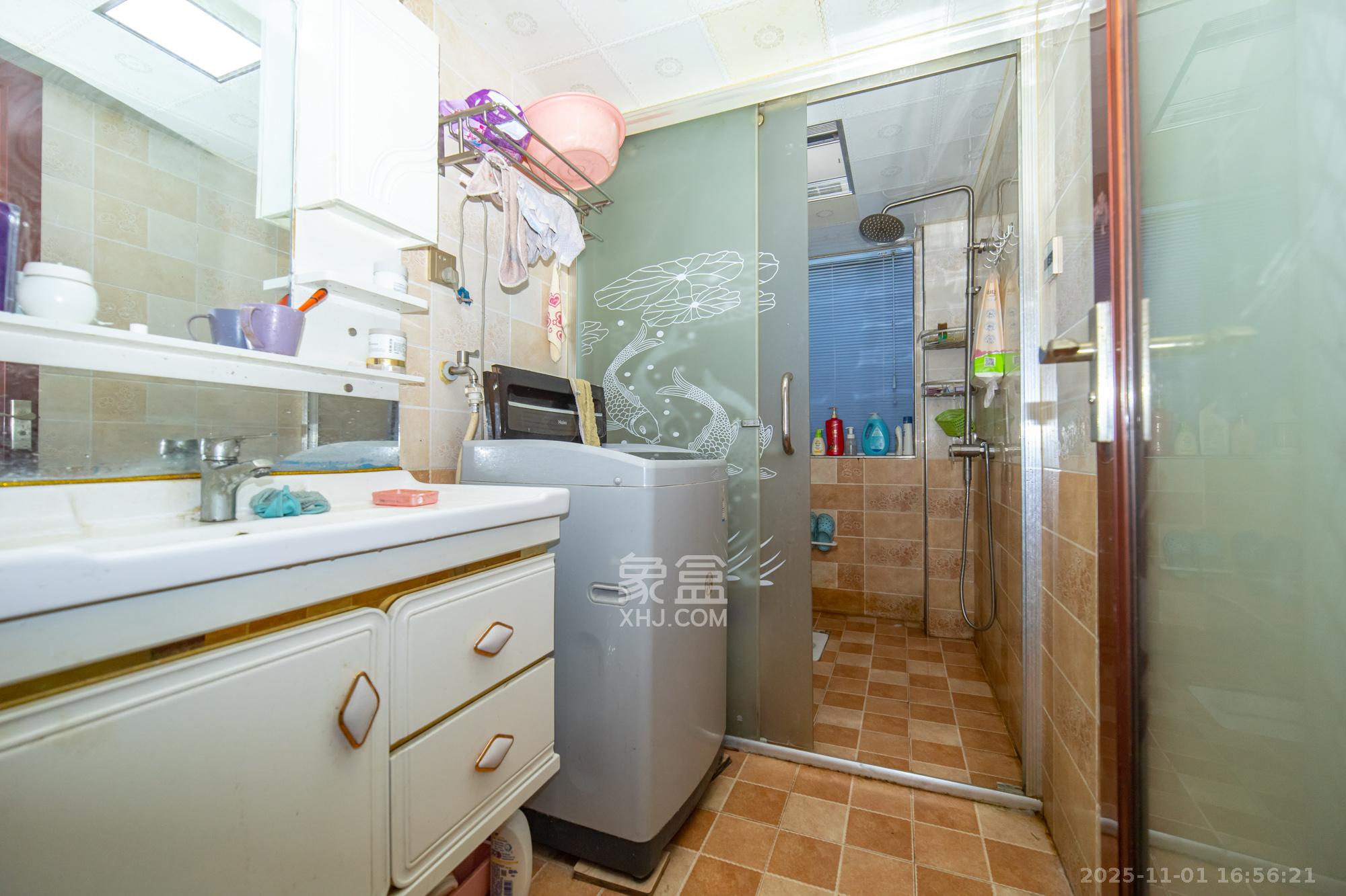 时代星空  1室0厅0卫    68.0万卫生间