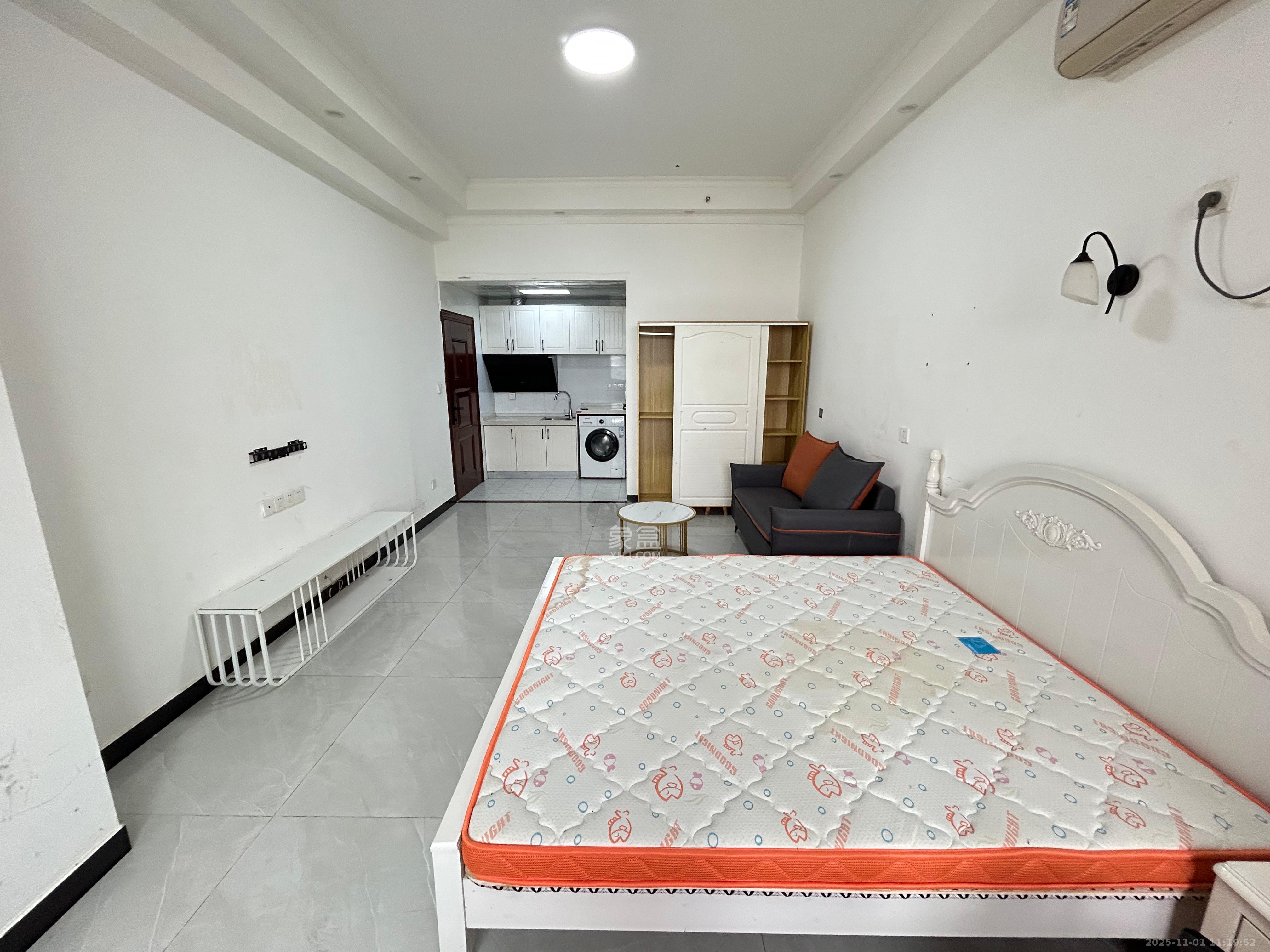 西子湖畔沃府  1室1厅1卫    1700.0元/月 西子湖畔沃府  1室1厅1卫    1700.0元/月室内图