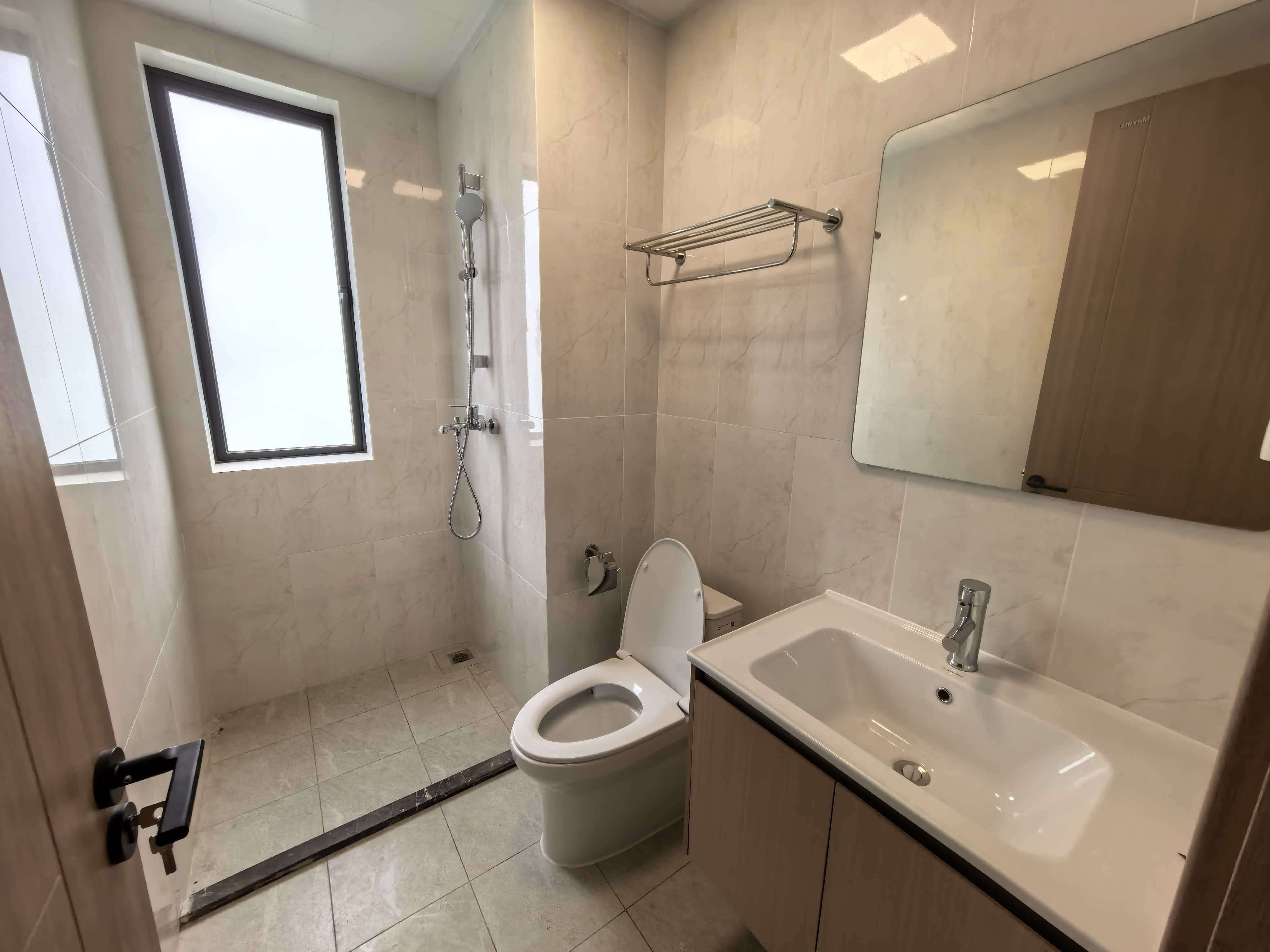 和风家园蓝天居  3室2厅2卫    2000.0元/月室内图