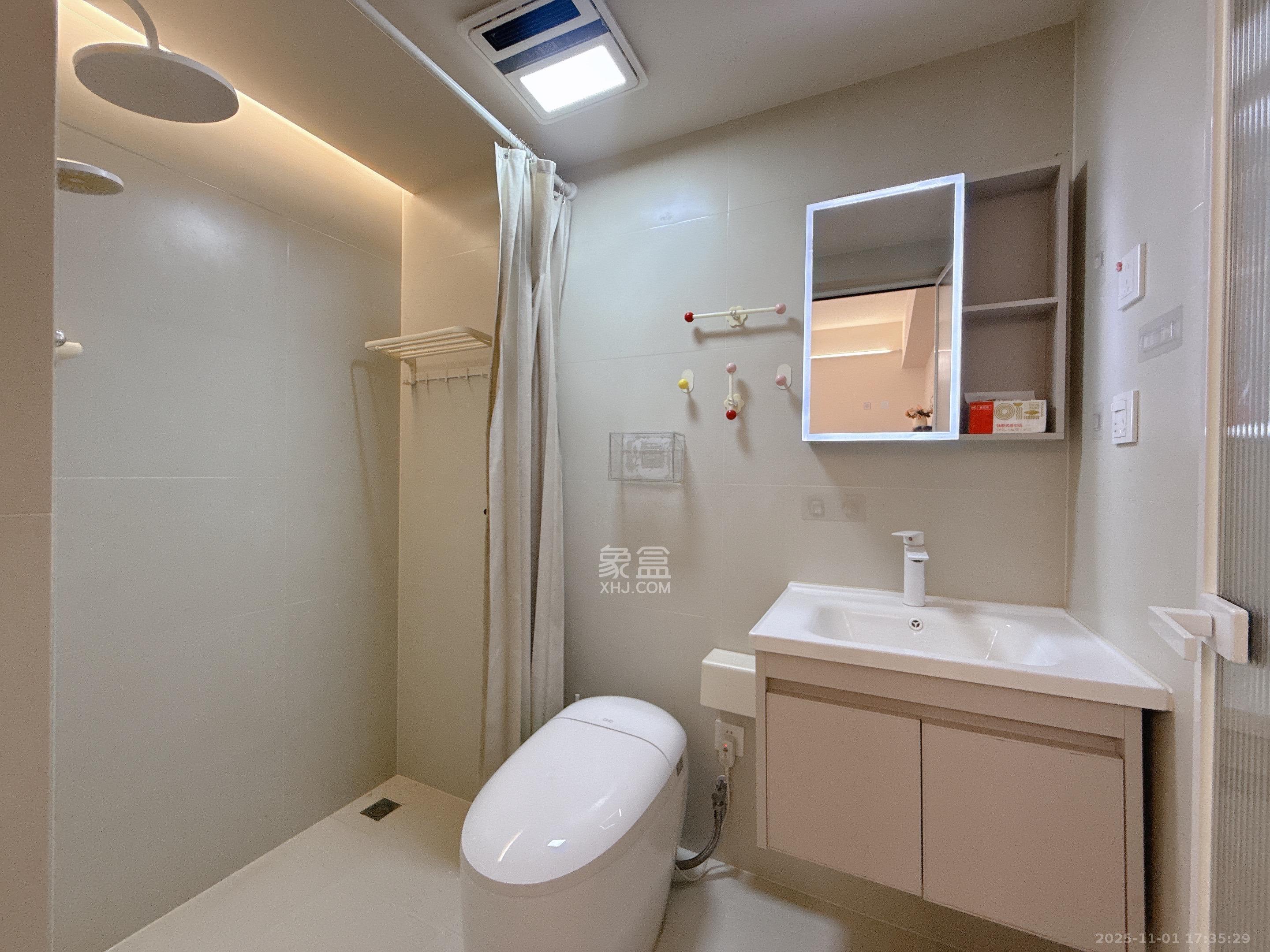 天健城  1室1厅1卫    2700.0元/月室内图