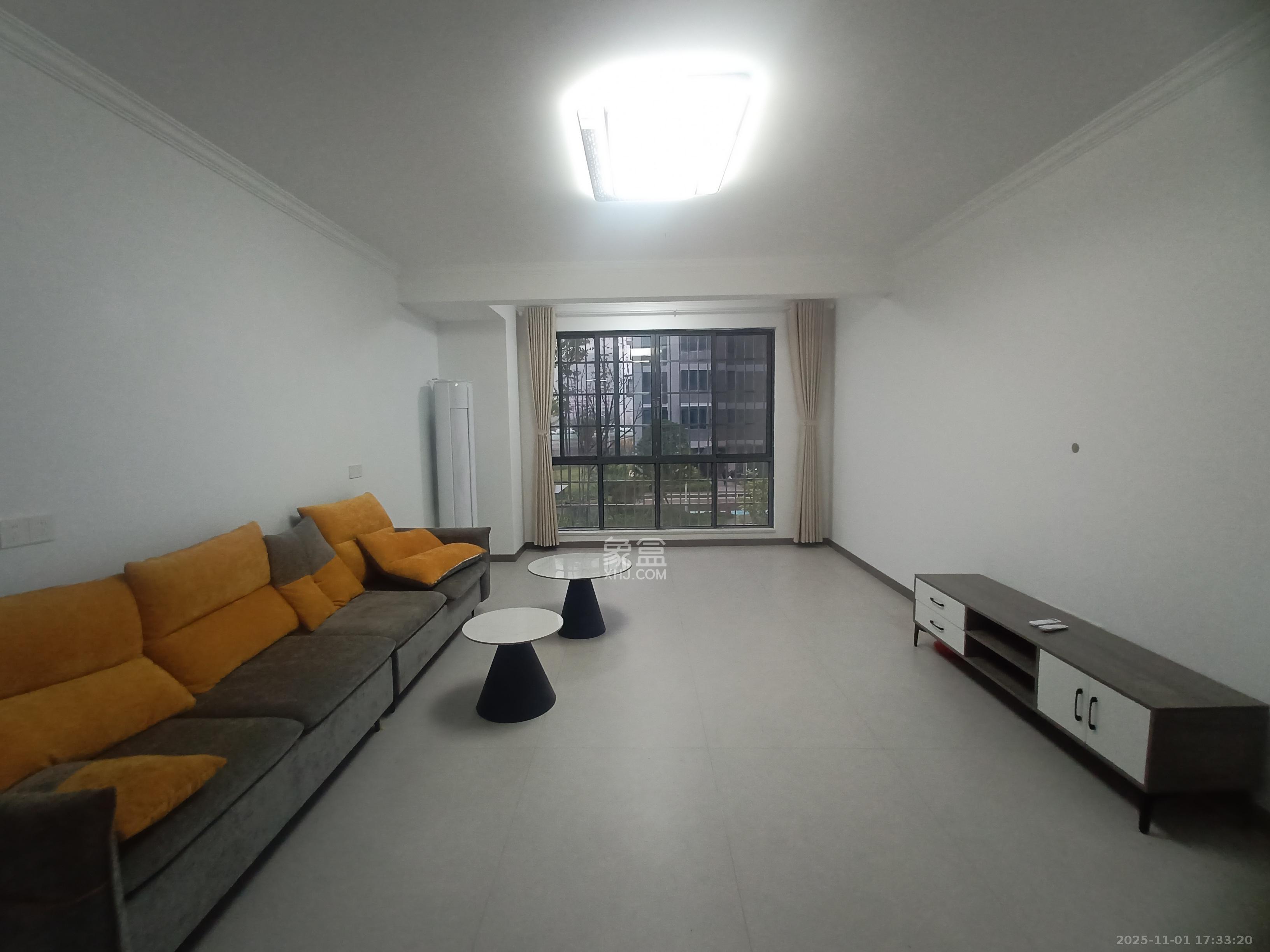 谷山景苑  3室2厅2卫    2400.0元/月