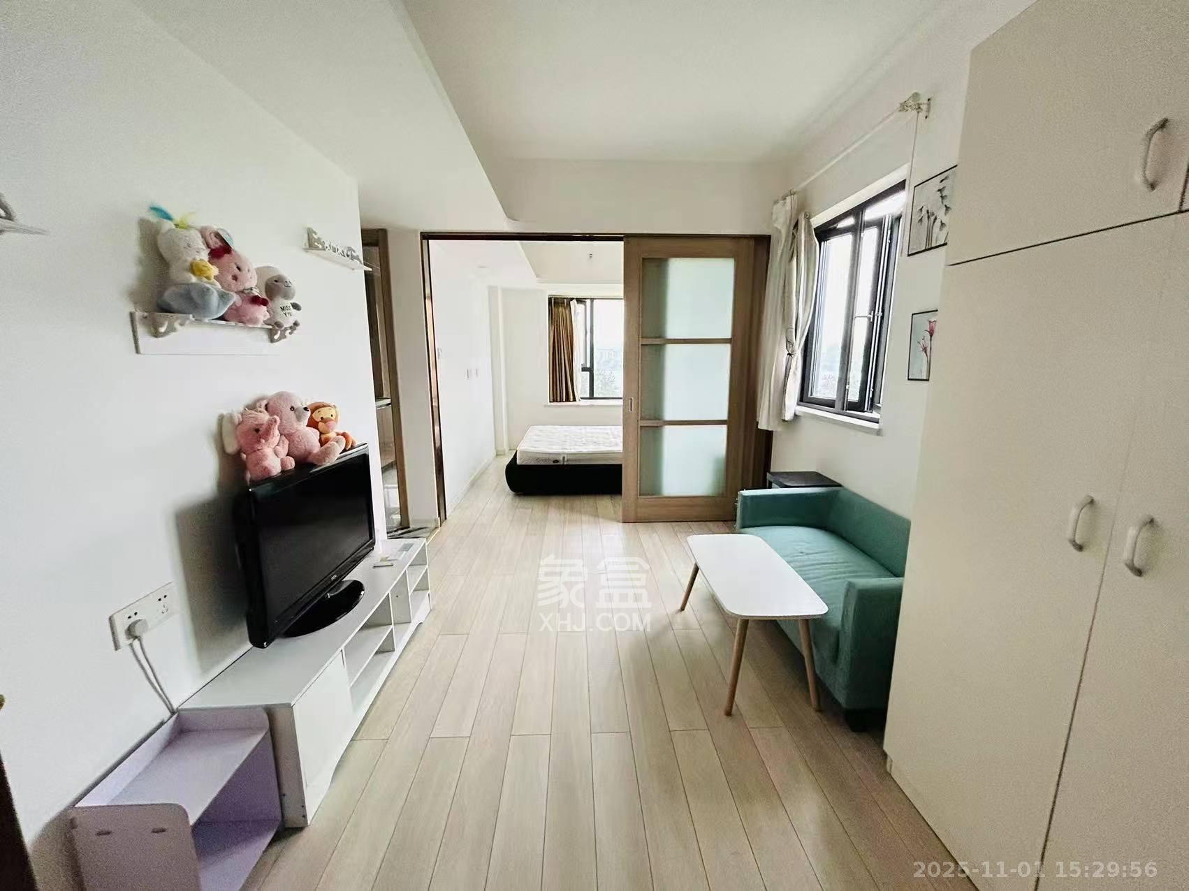 万科金域缇香  1室1厅1卫    2400.0元/月室内图1