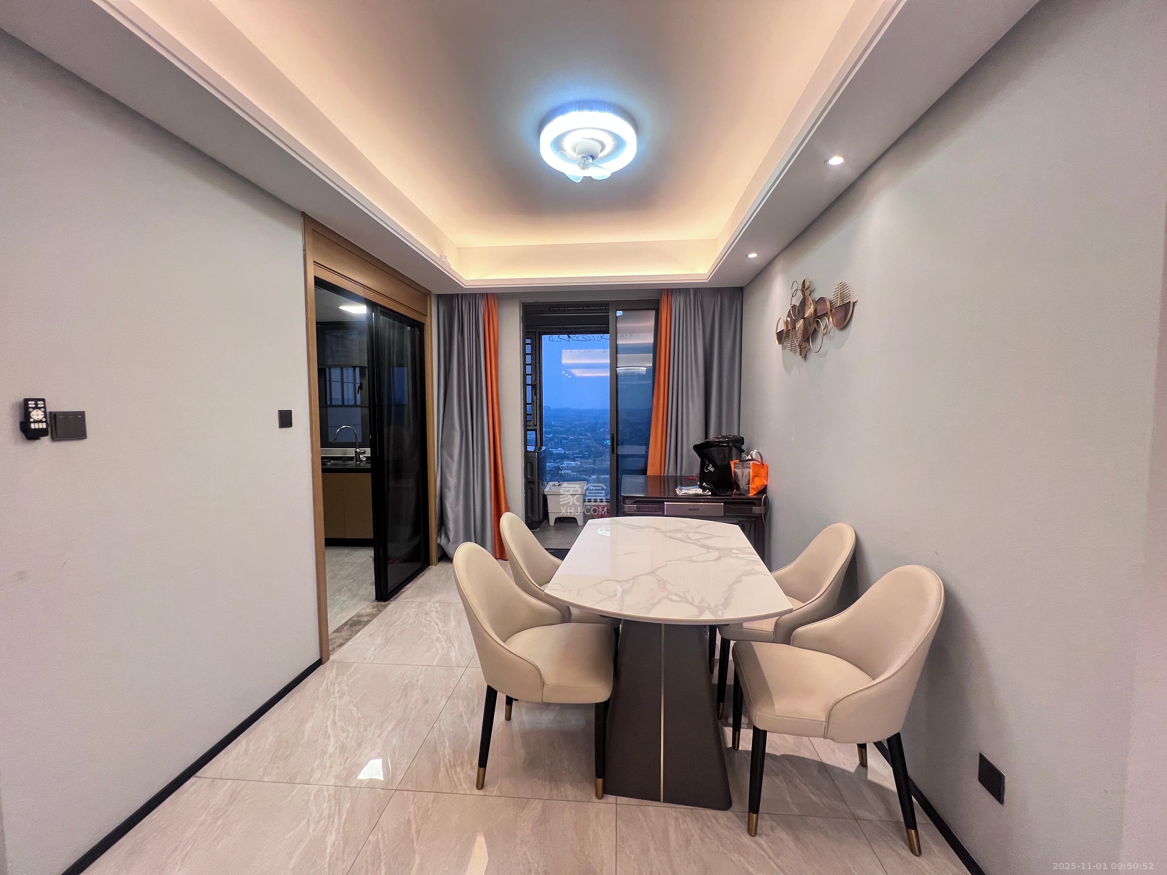 长房雍景湾  4室2厅2卫    3900.0元/月室内图