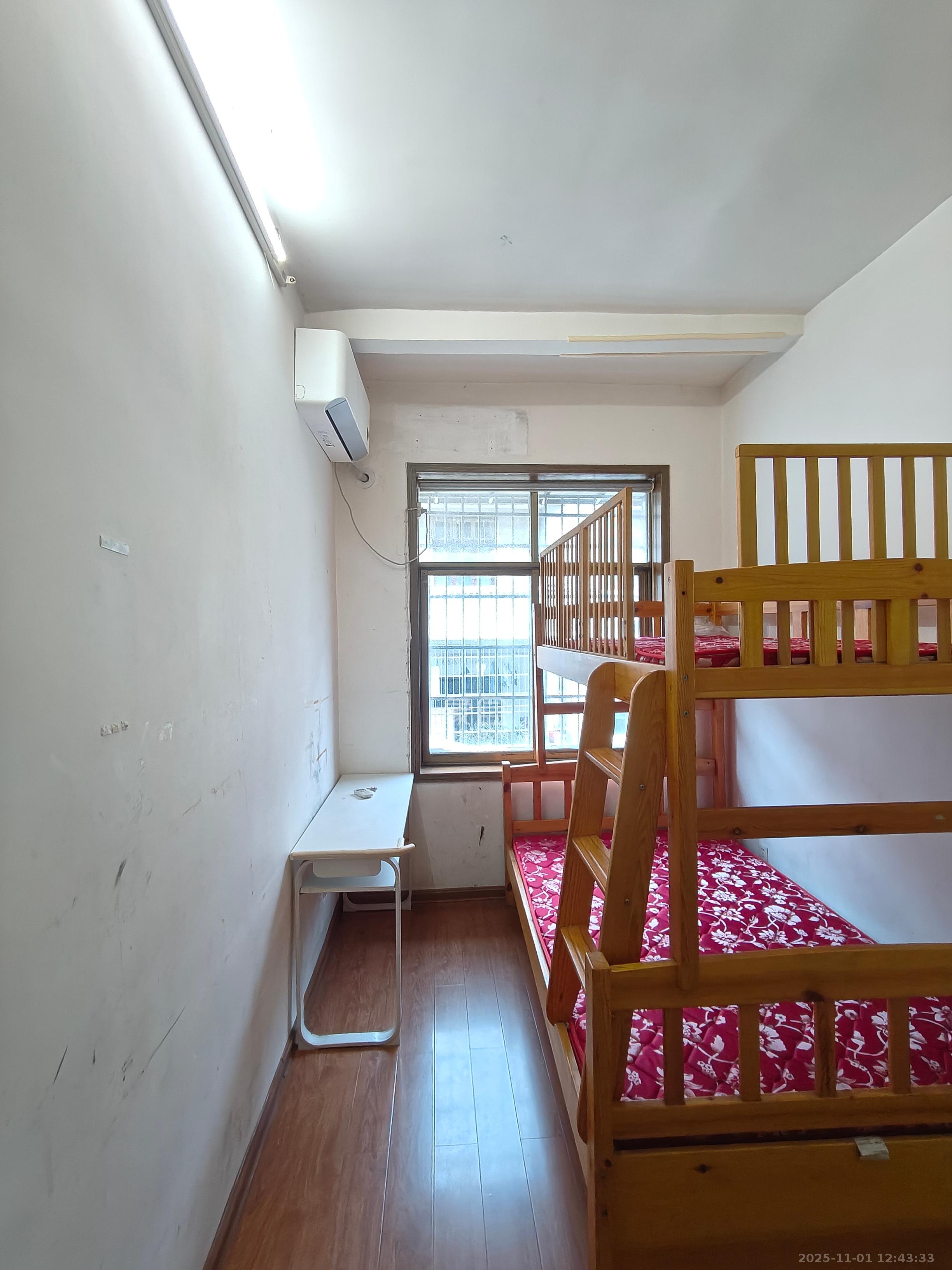 省商务厅宿舍  2室1厅1卫    1700.0元/月 省商务厅宿舍  2室1厅1卫    1700.0元/月室内图