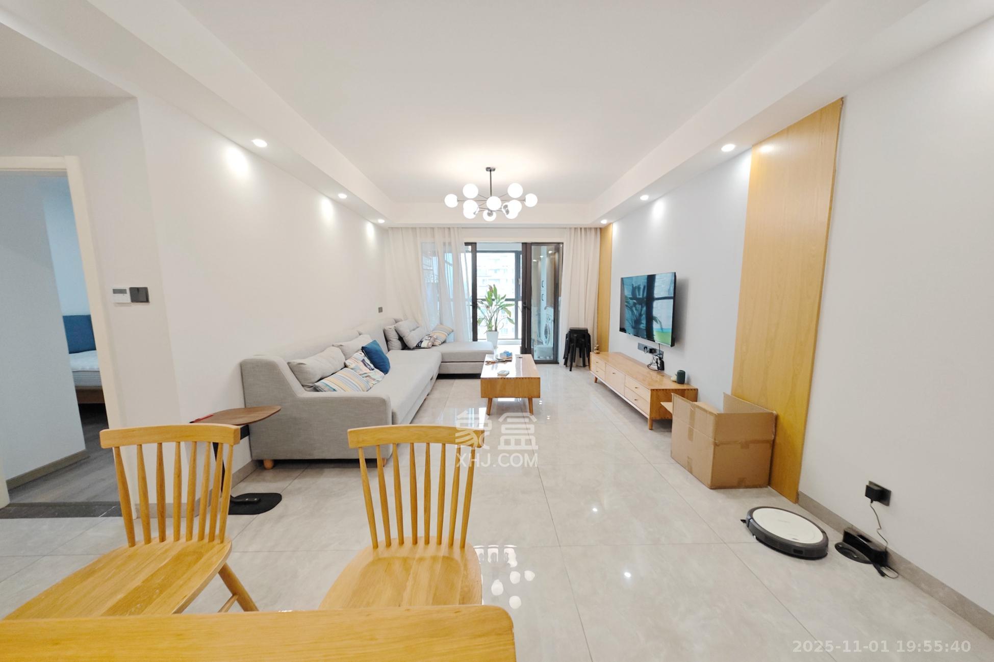 保利大都汇一期、二期  3室2厅1卫    120.0万客厅