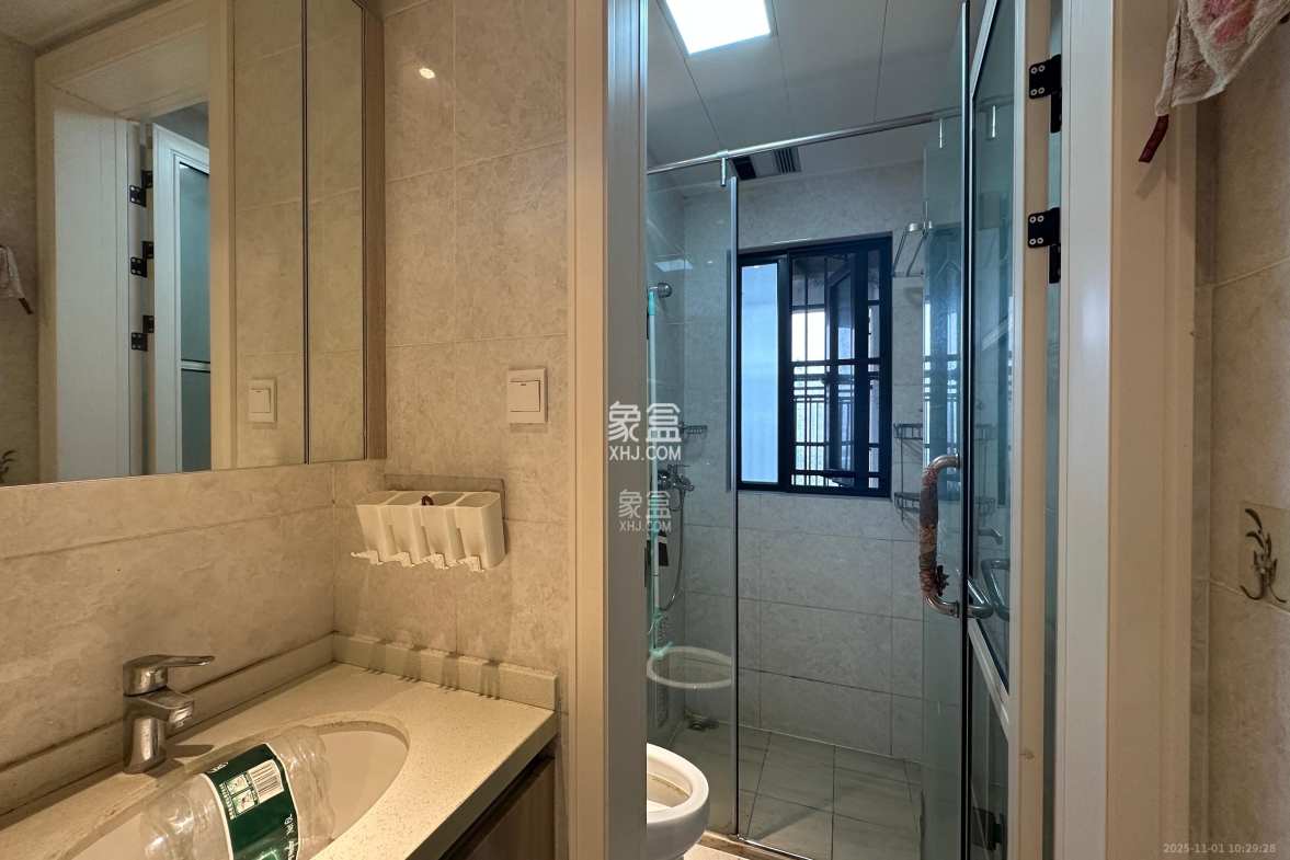 新城国际花都 3室2厅1卫 1700.0元/月 新城国际花都 3室2厅1卫 1700.0元/月室内图