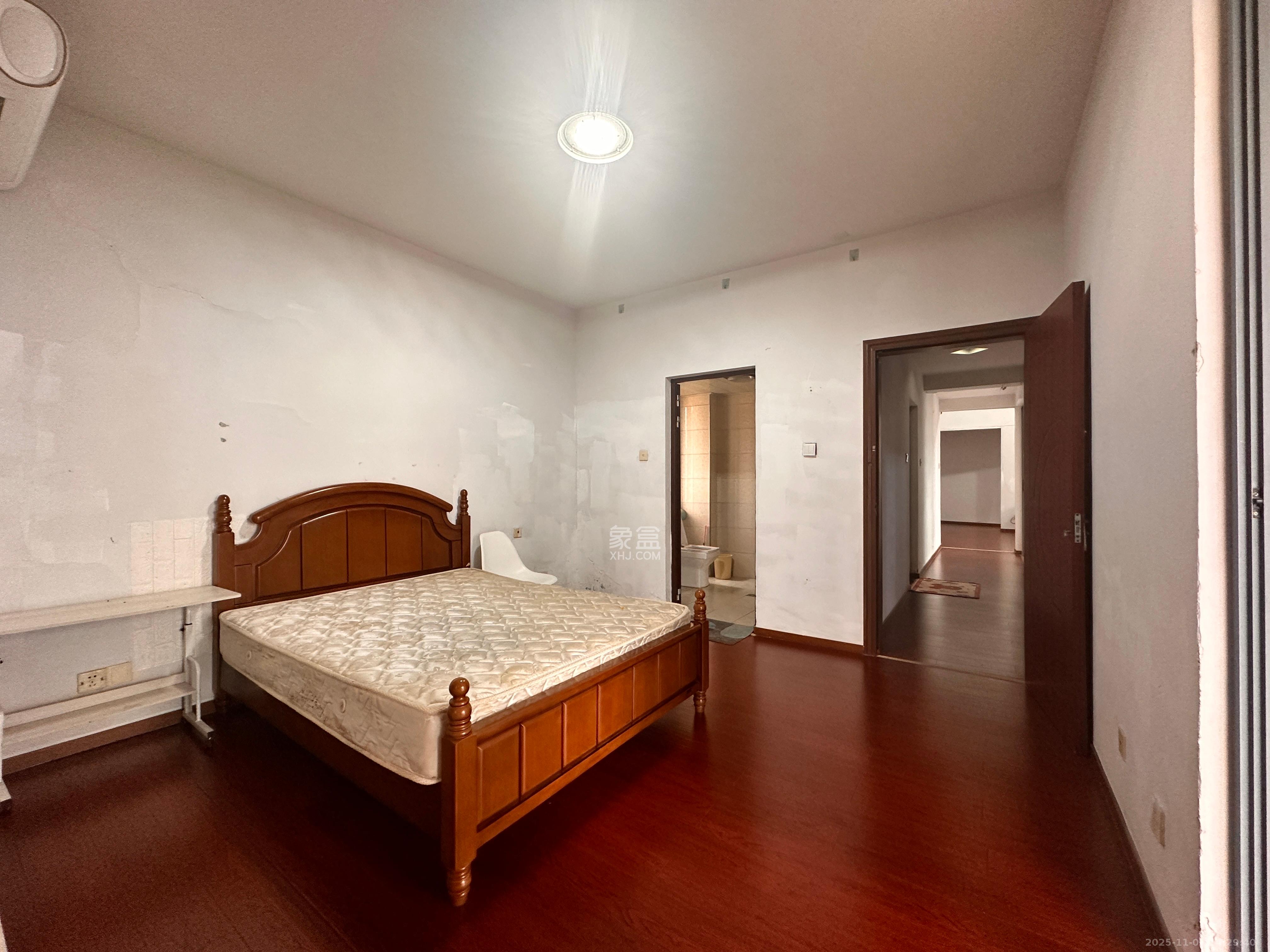 滨江君悦香邸 3室2厅2卫 3200.0元/月 滨江君悦香邸 3室2厅2卫 3200.0元/月室内图