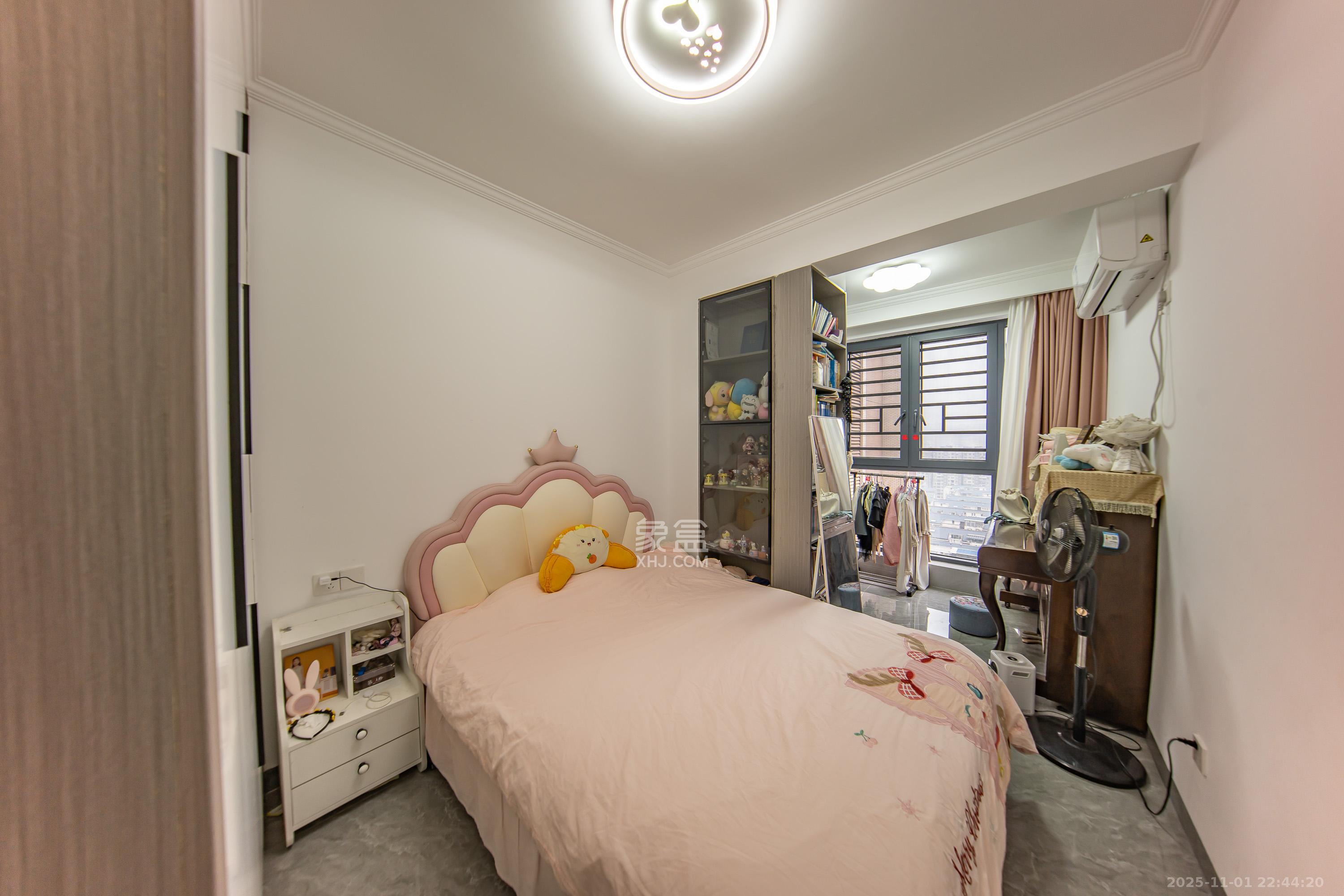 锑都家园 4室2厅2卫 92.8万 锑都家园 4室2厅2卫 92.8万卧室