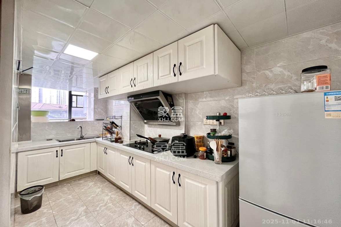 达美美立方 2室2厅2卫 2200.0元/月 达美美立方 2室2厅2卫 2200.0元/月室内图