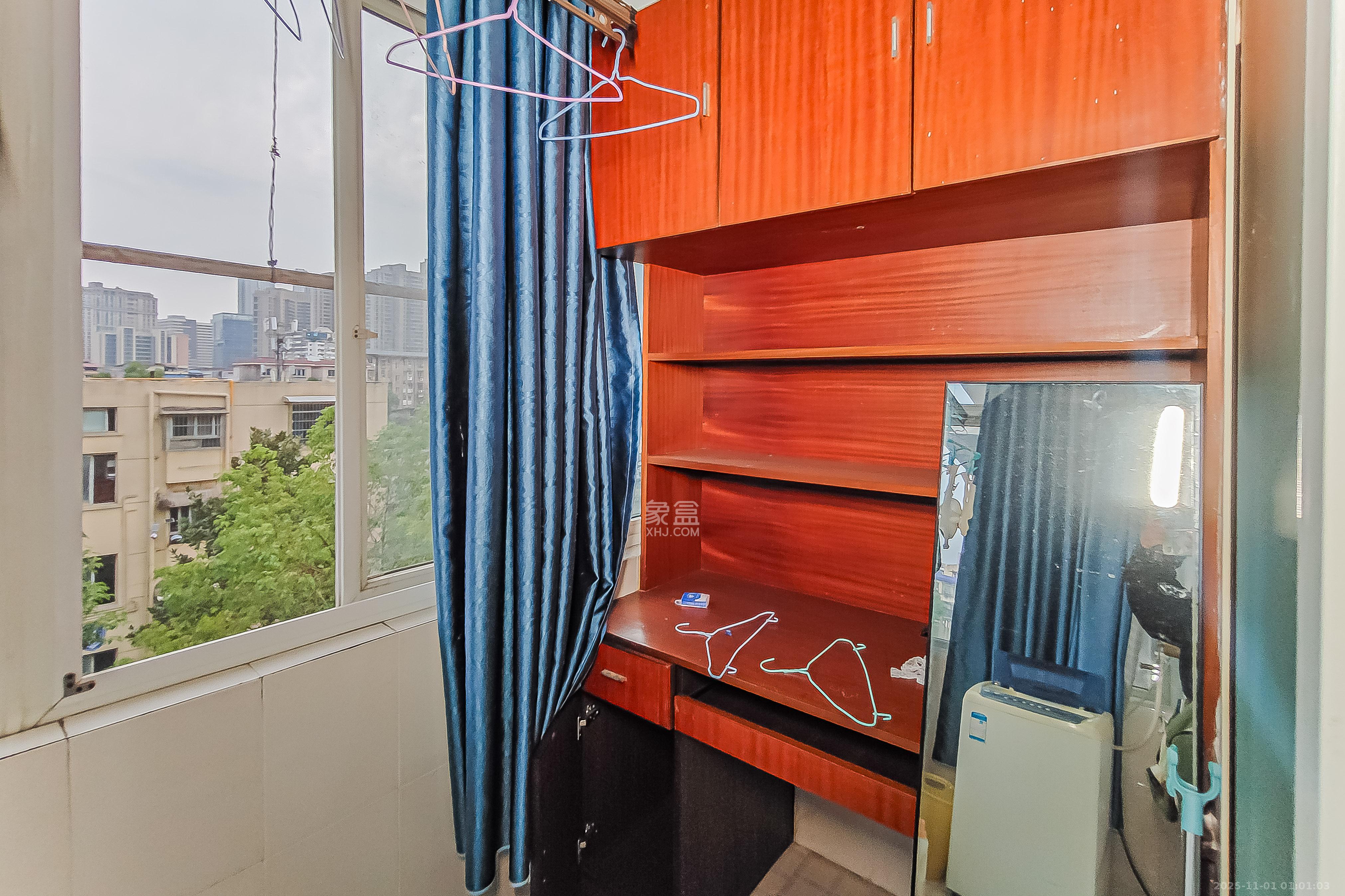 东瓜山一村  1室1厅1卫    20.0万阳台