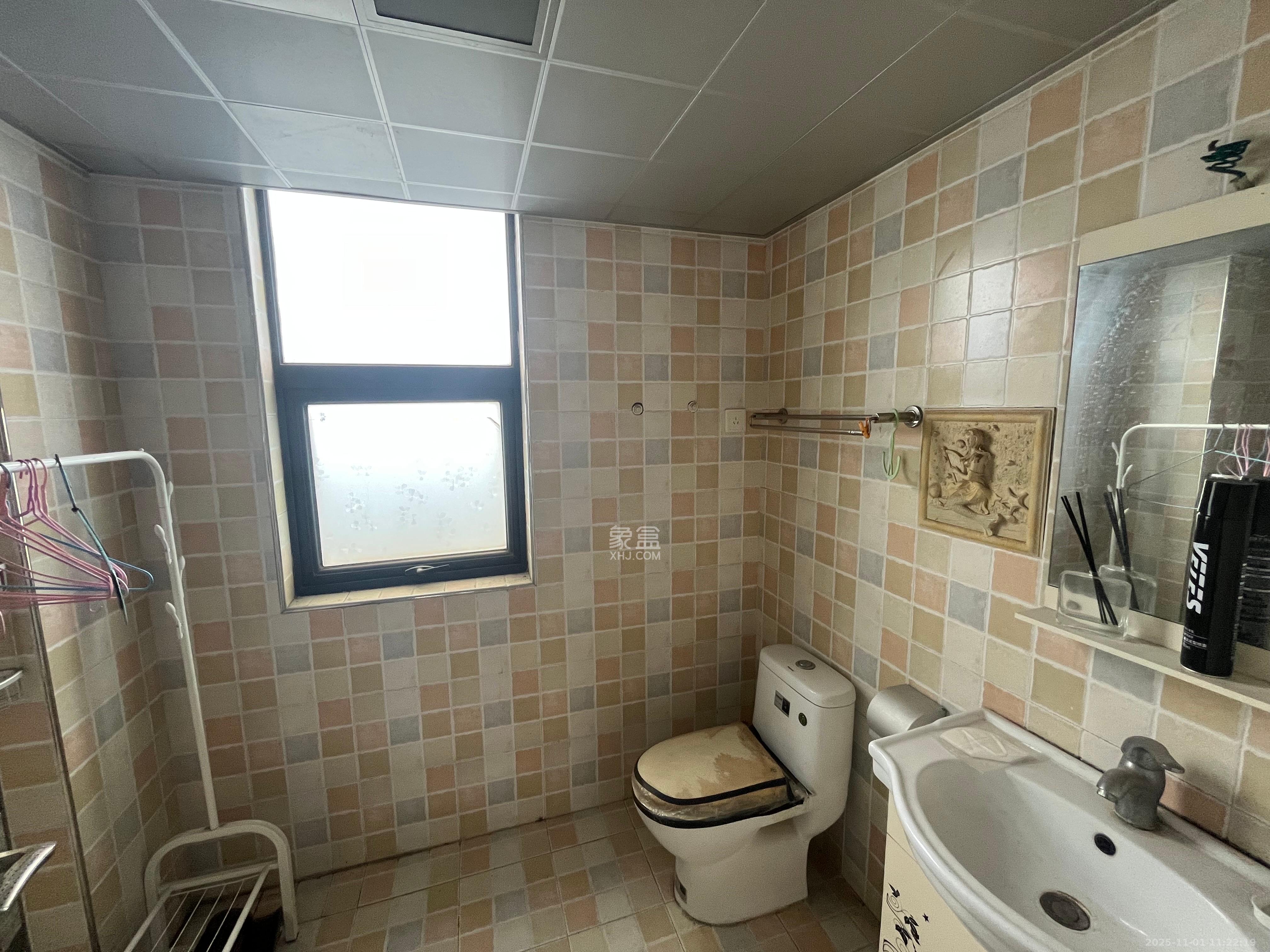 天元涉外桃园  3室2厅2卫    2500.0元/月室内图