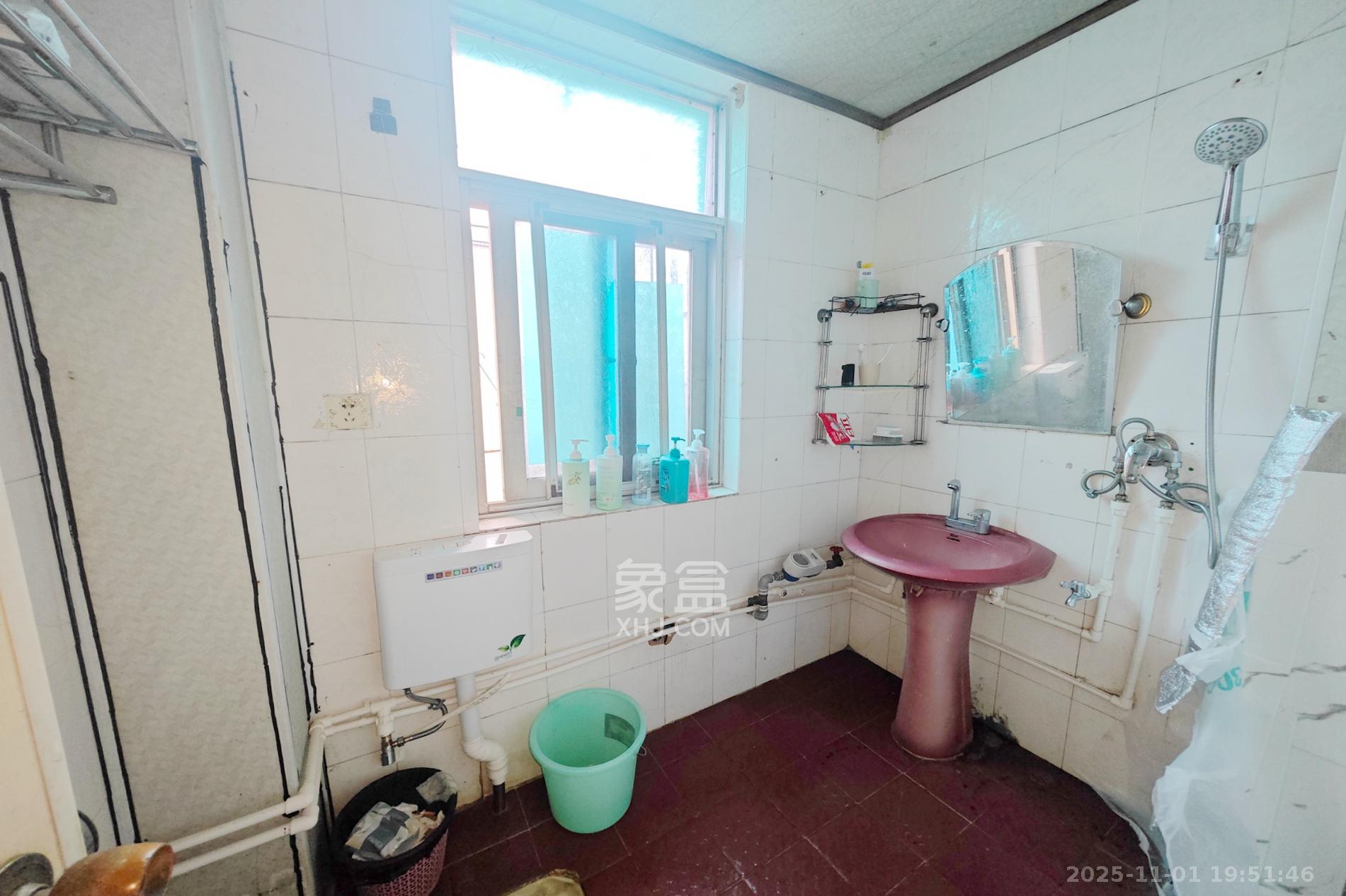 下民航宿舍  3室1厅1卫    45.0万其他