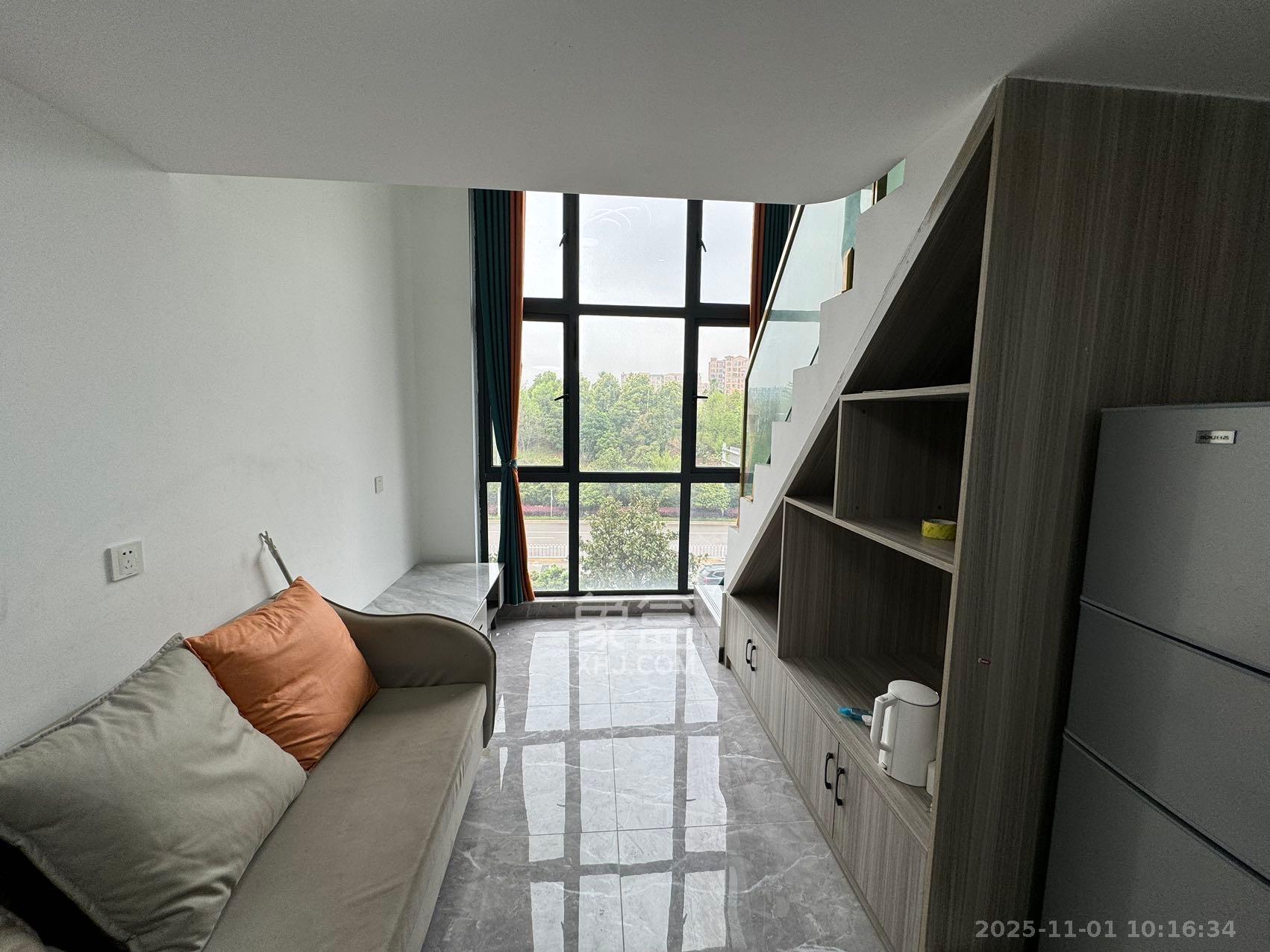 新长海D1站  1室1厅1卫    1100.0元/月室内图