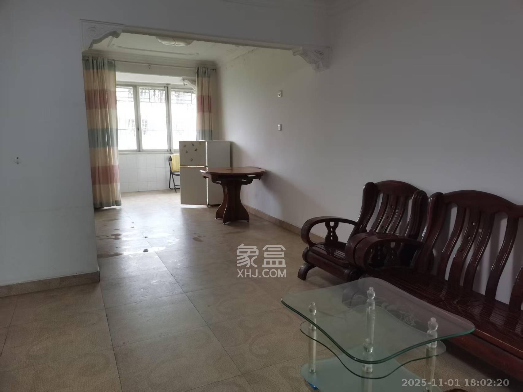 三湘小区 2室2厅1卫 1500.0元/月 三湘小区 2室2厅1卫 1500.0元/月室内图