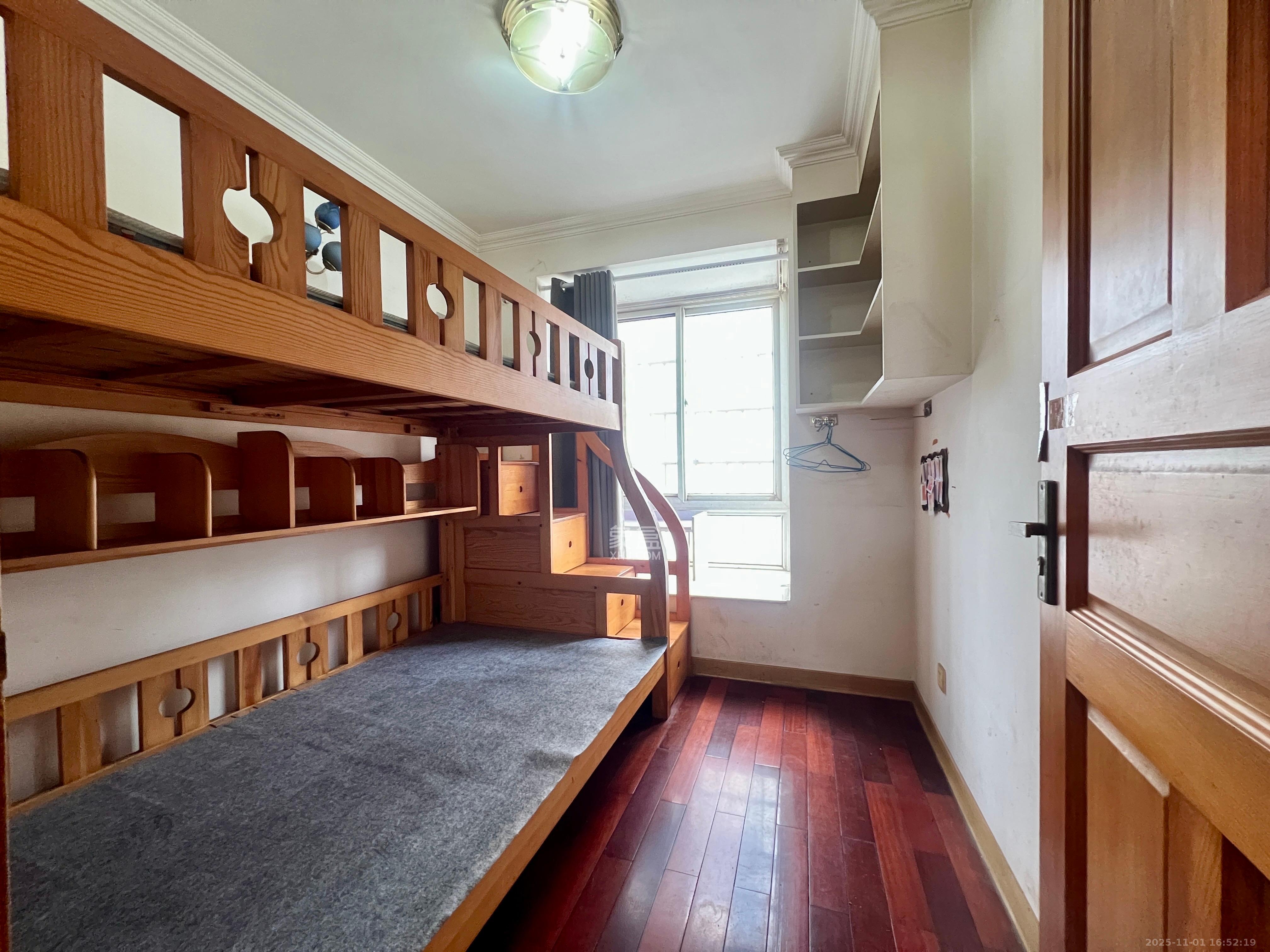 融城花苑 3室2厅2卫 1550.0元/月 融城花苑 3室2厅2卫 1550.0元/月室内图