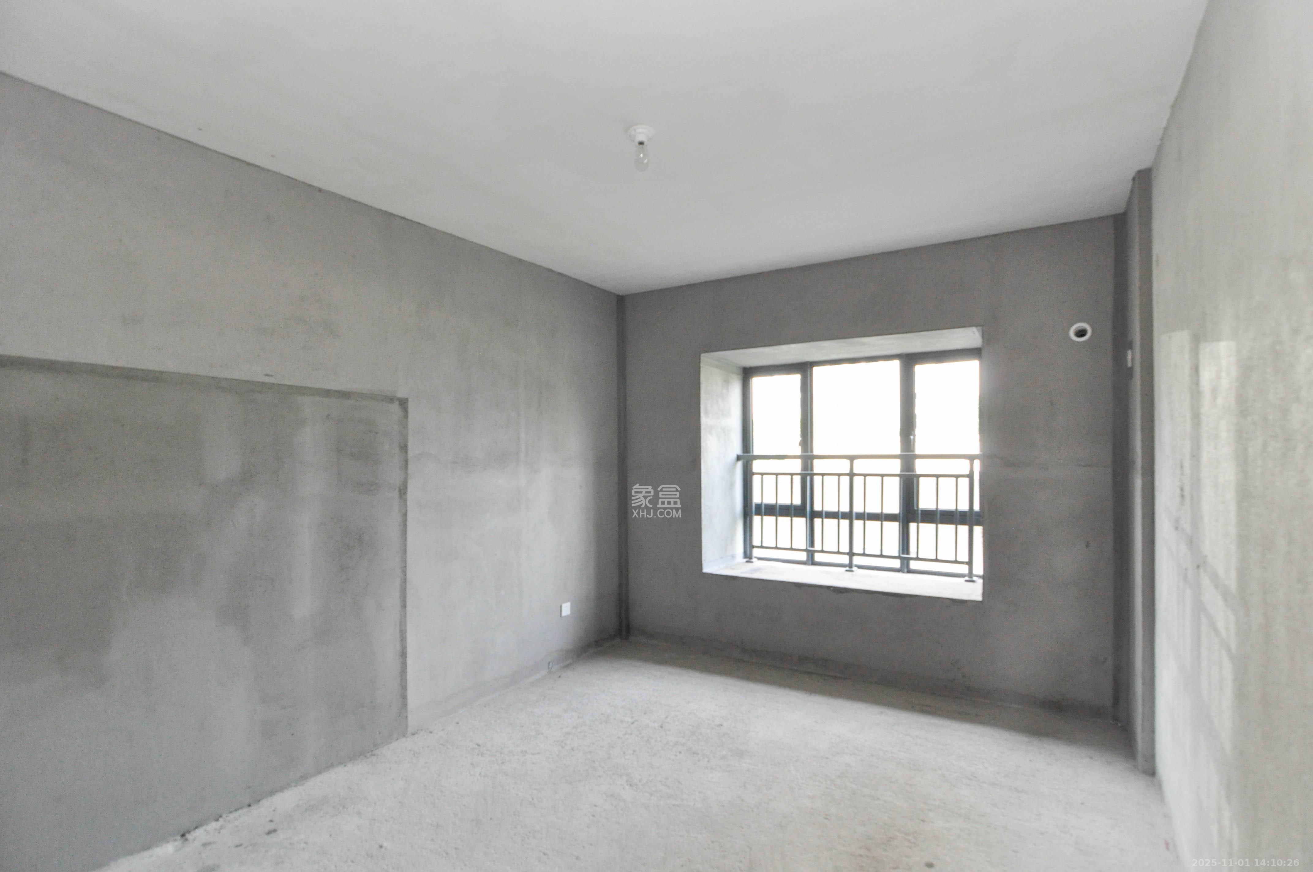 振业城四期  4室2厅2卫    210.0万其他