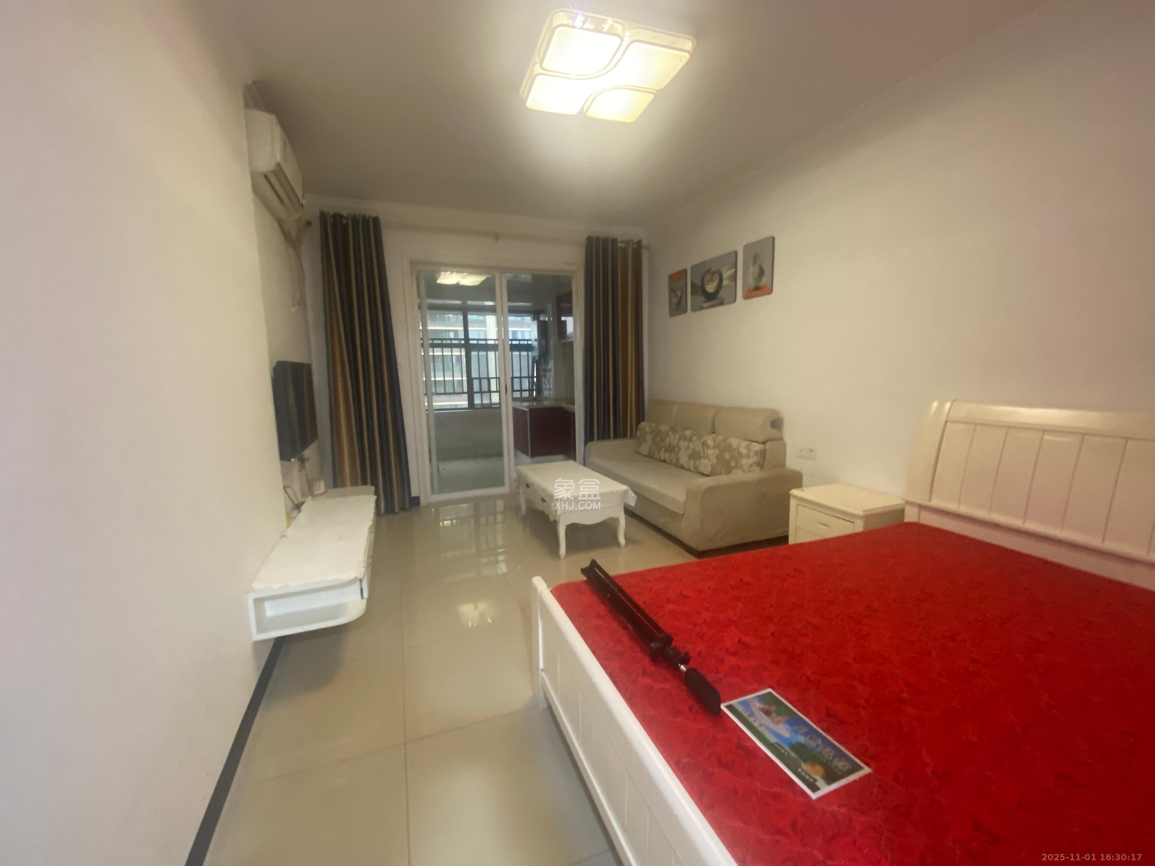 蓝湾国际广场  1室1厅1卫    1700.0元/月