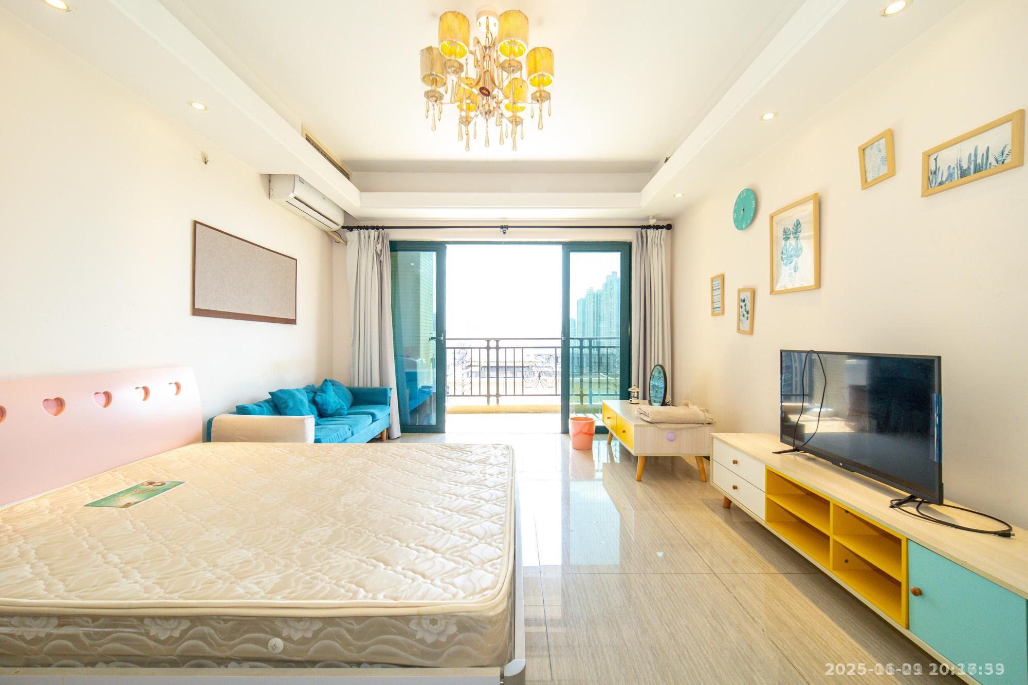 恒大翡翠华庭  1室1厅1卫    1400.0元/月