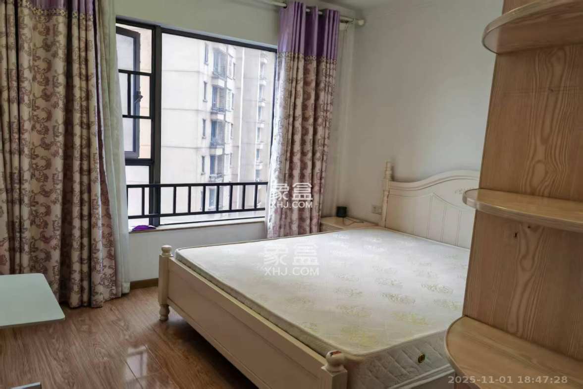 珠江郦城薰衣道 3室2厅1卫 2200.0元/月 珠江郦城薰衣道 3室2厅1卫 2200.0元/月室内图