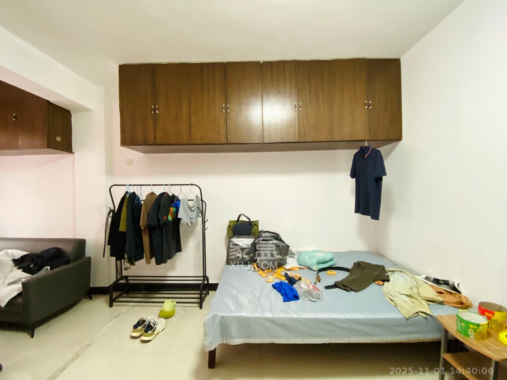 高桥日化城  1室0厅0卫    2400.0元/月室内图