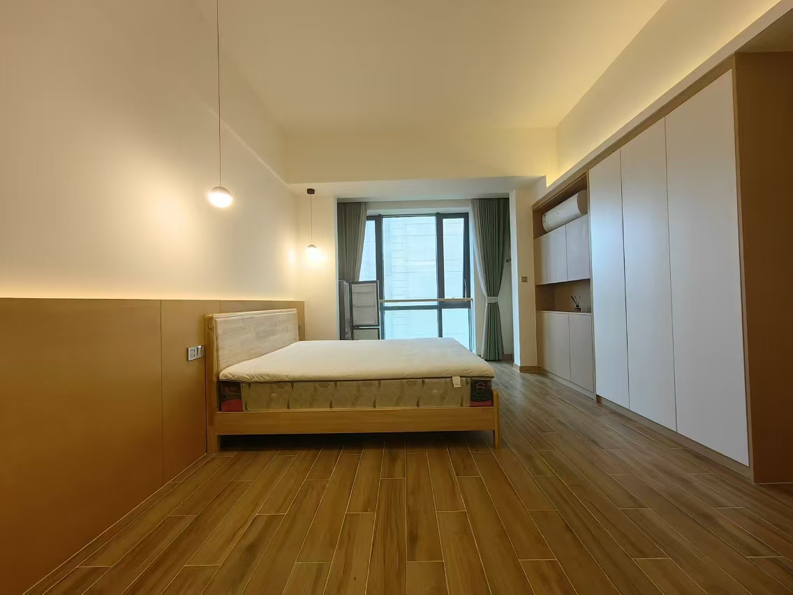 海航豪庭南苑  1室1厅1卫    2300.0元/月室内图1