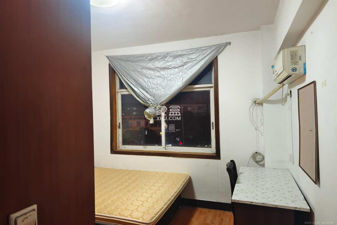 山水人家一二期 2室2厅1卫 1500.0元/月 山水人家一二期 2室2厅1卫 1500.0元/月室内图