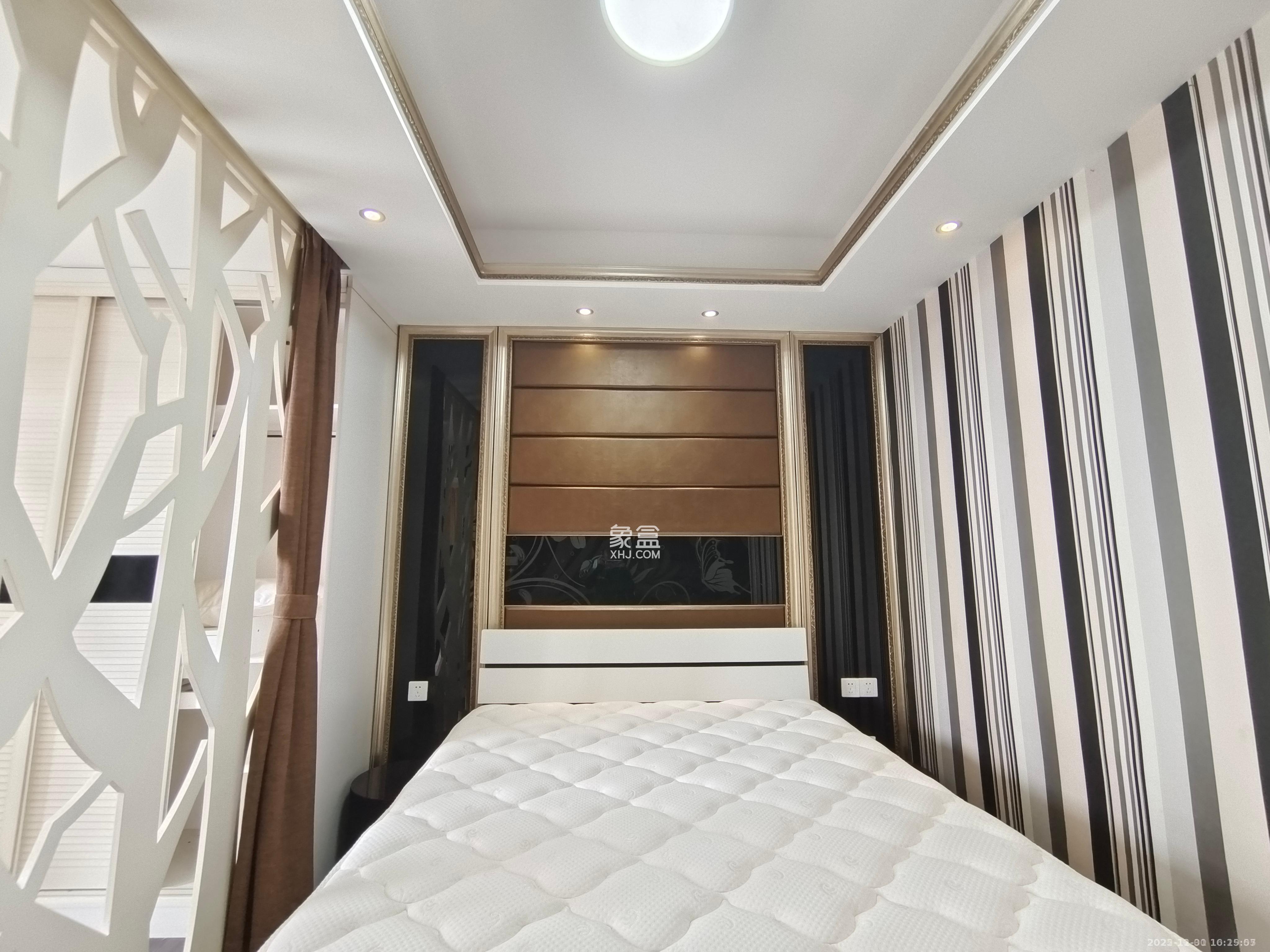 阳光100三期  2室2厅1卫    1900.0元/月 阳光100三期  2室2厅1卫    1900.0元/月室内图