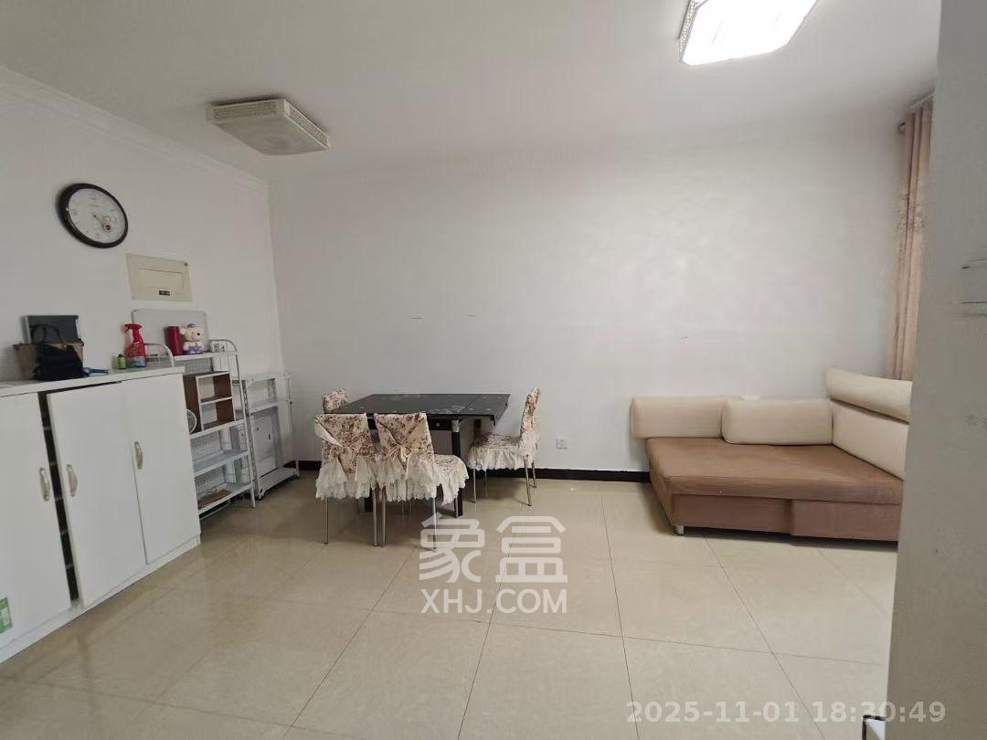 长城雅苑  1室1厅1卫    1600.0元/月室内图