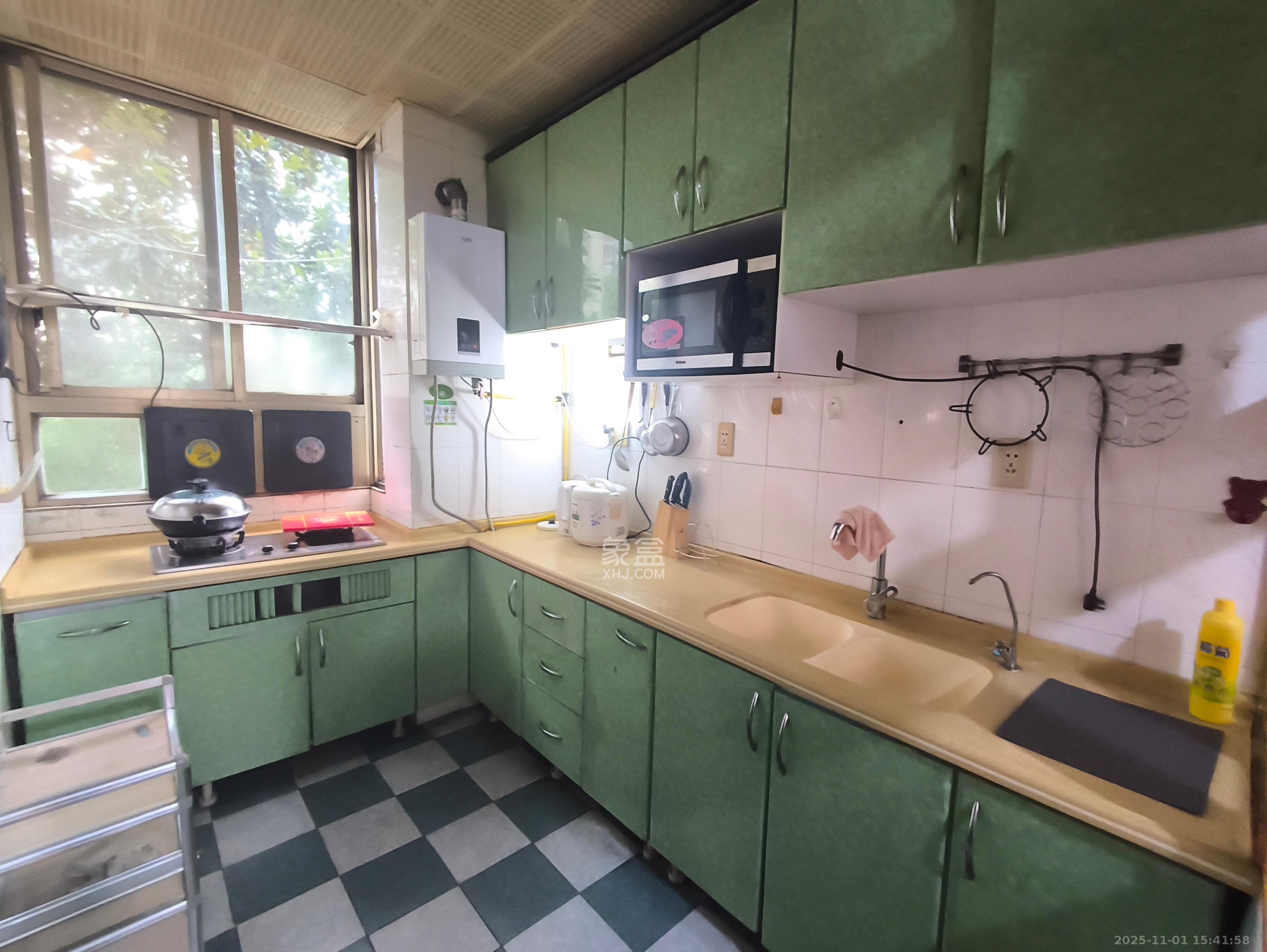 星电花园  3室2厅2卫    2900.0元/月室内图