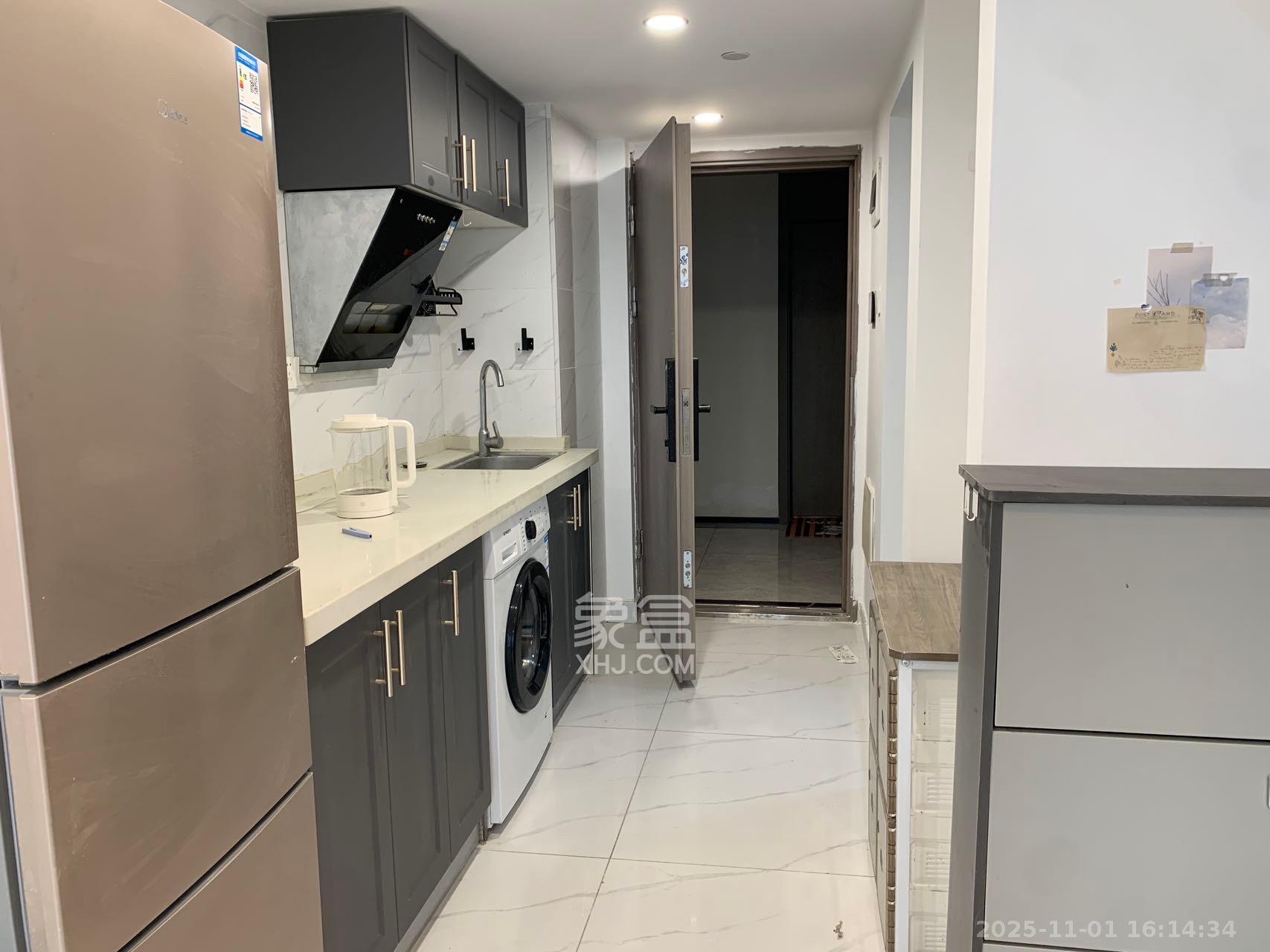 藏珑湖上公馆 1室1厅1卫 2000.0元/月 藏珑湖上公馆 1室1厅1卫 2000.0元/月室内图