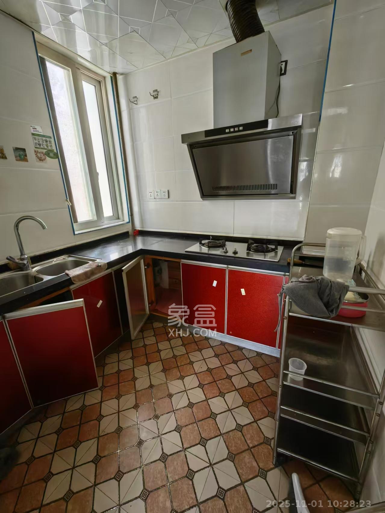 麓谷锦和园 3室2厅1卫 2200.0元/月 麓谷锦和园 3室2厅1卫 2200.0元/月室内图