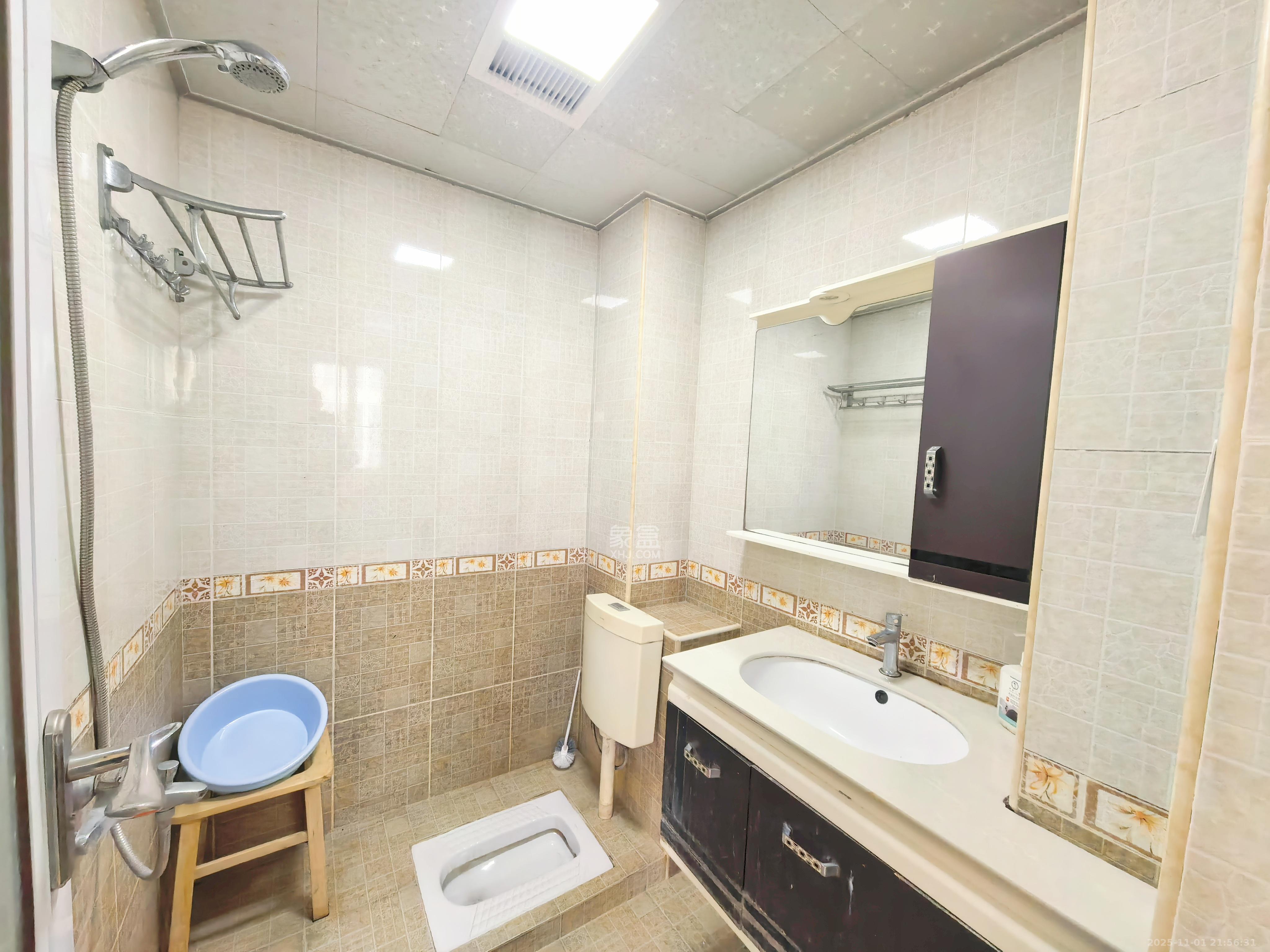 中城丽景香山园  2室2厅1卫    2200.0元/月室内图