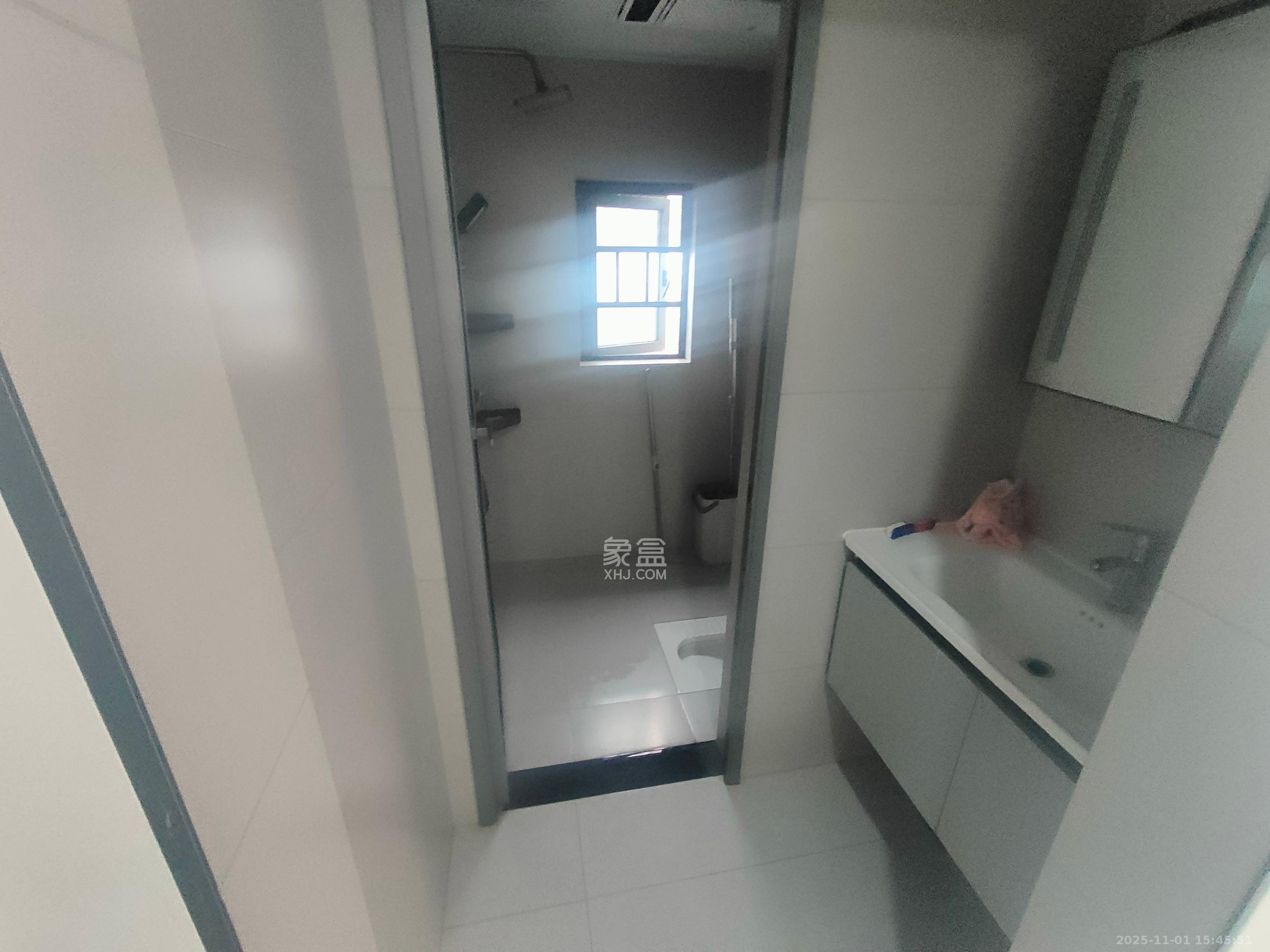 敏捷珑玥府  3室2厅2卫    2500.0元/月室内图