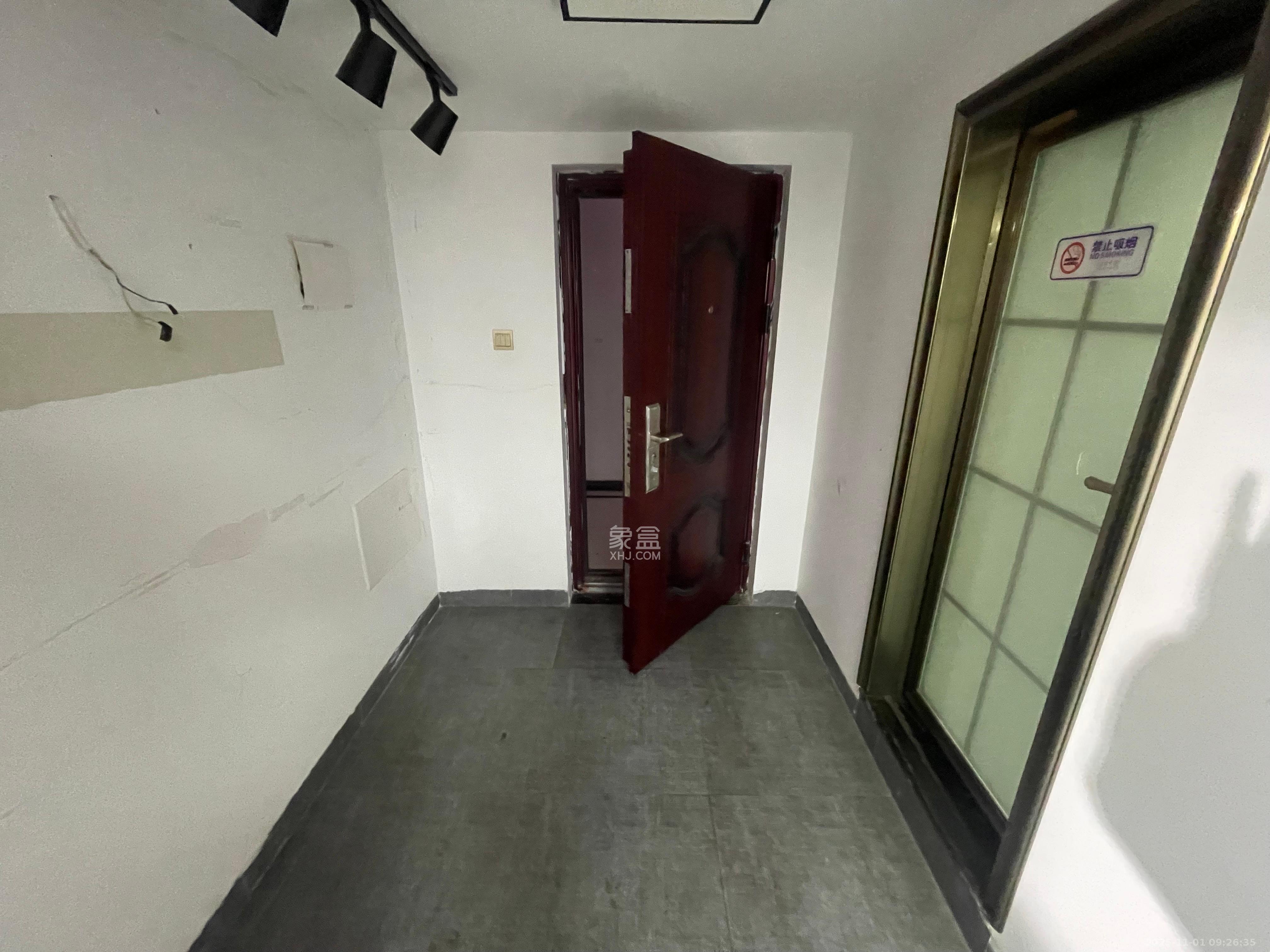 洋湖时代 1室1厅1卫 3200.0元/月 洋湖时代 1室1厅1卫 3200.0元/月室内图