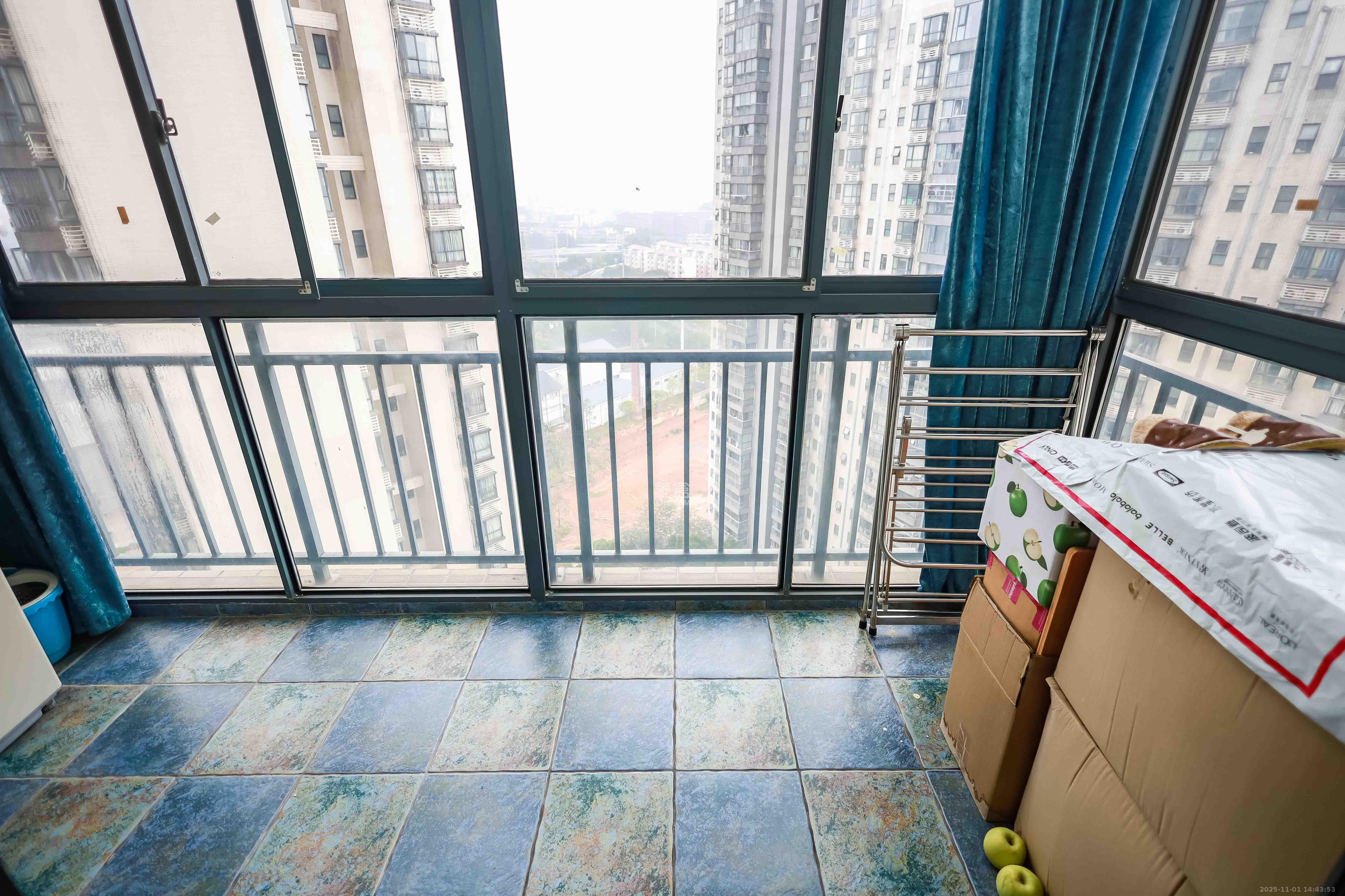 莱茵城  3室2厅1卫    100.0万阳台