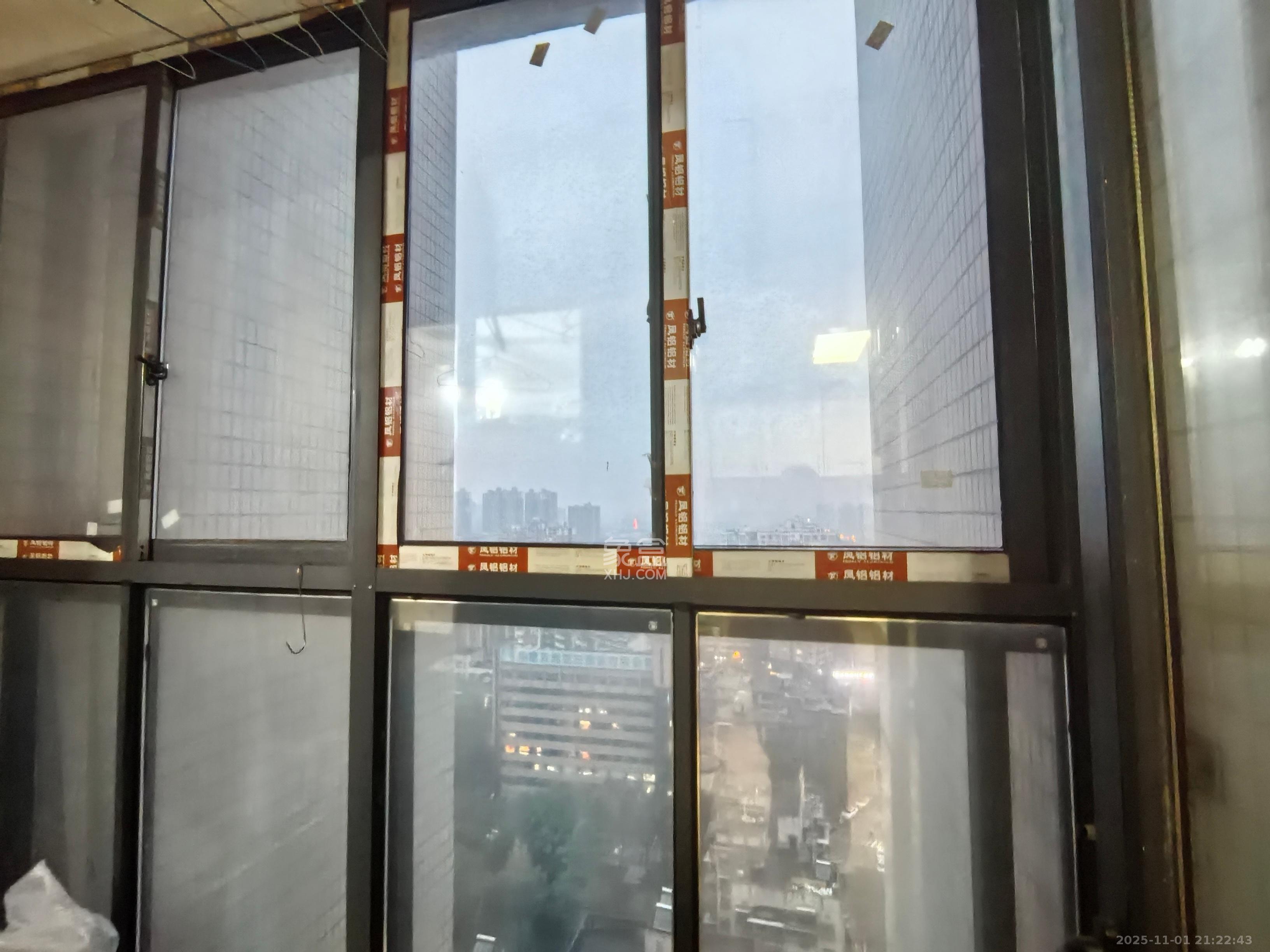 城南故事家园  3室2厅1卫    2100.0元/月 城南故事家园  3室2厅1卫    2100.0元/月室内图