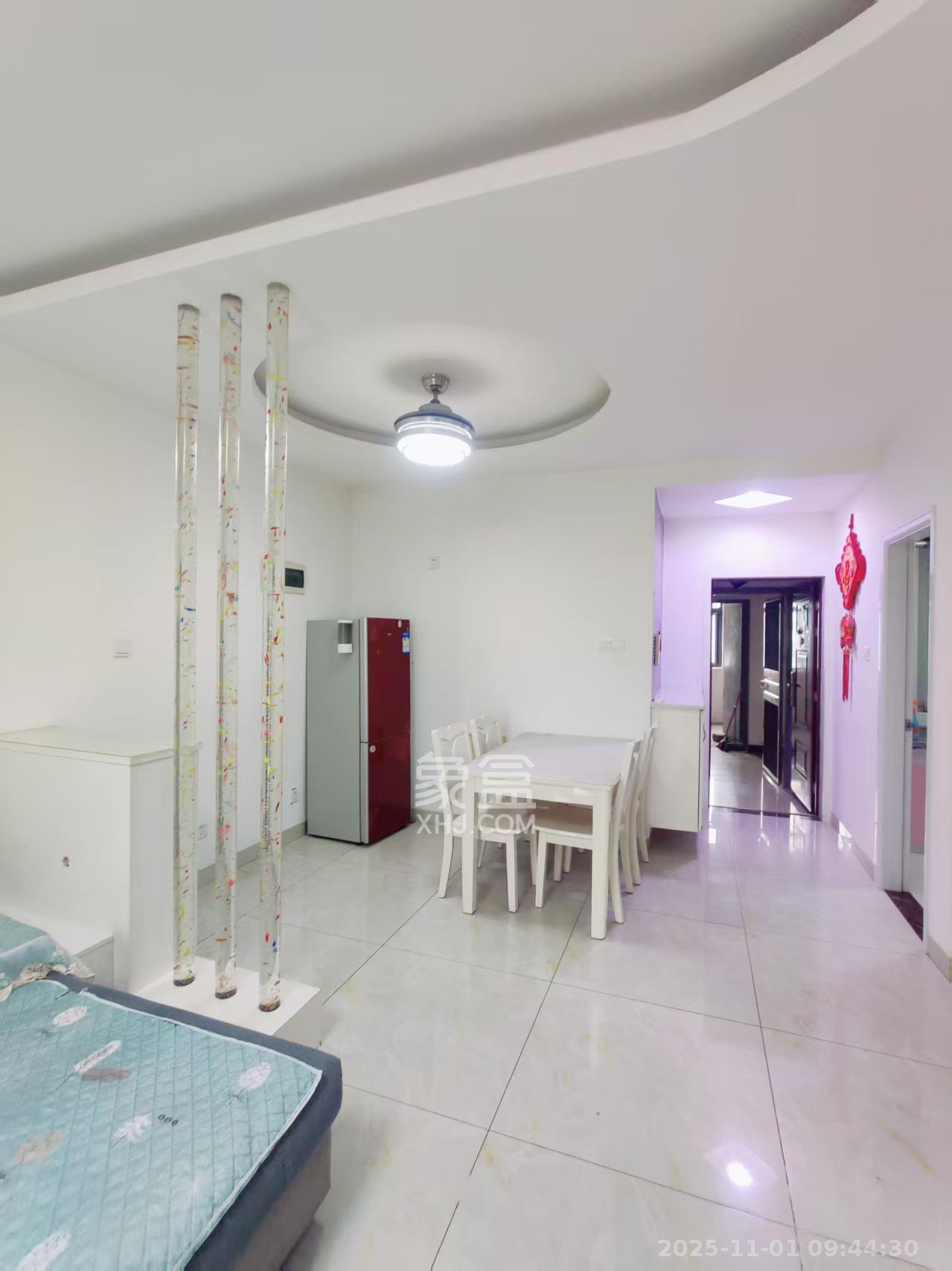 澳海澜庭  2室2厅1卫    1500.0元/月室内图