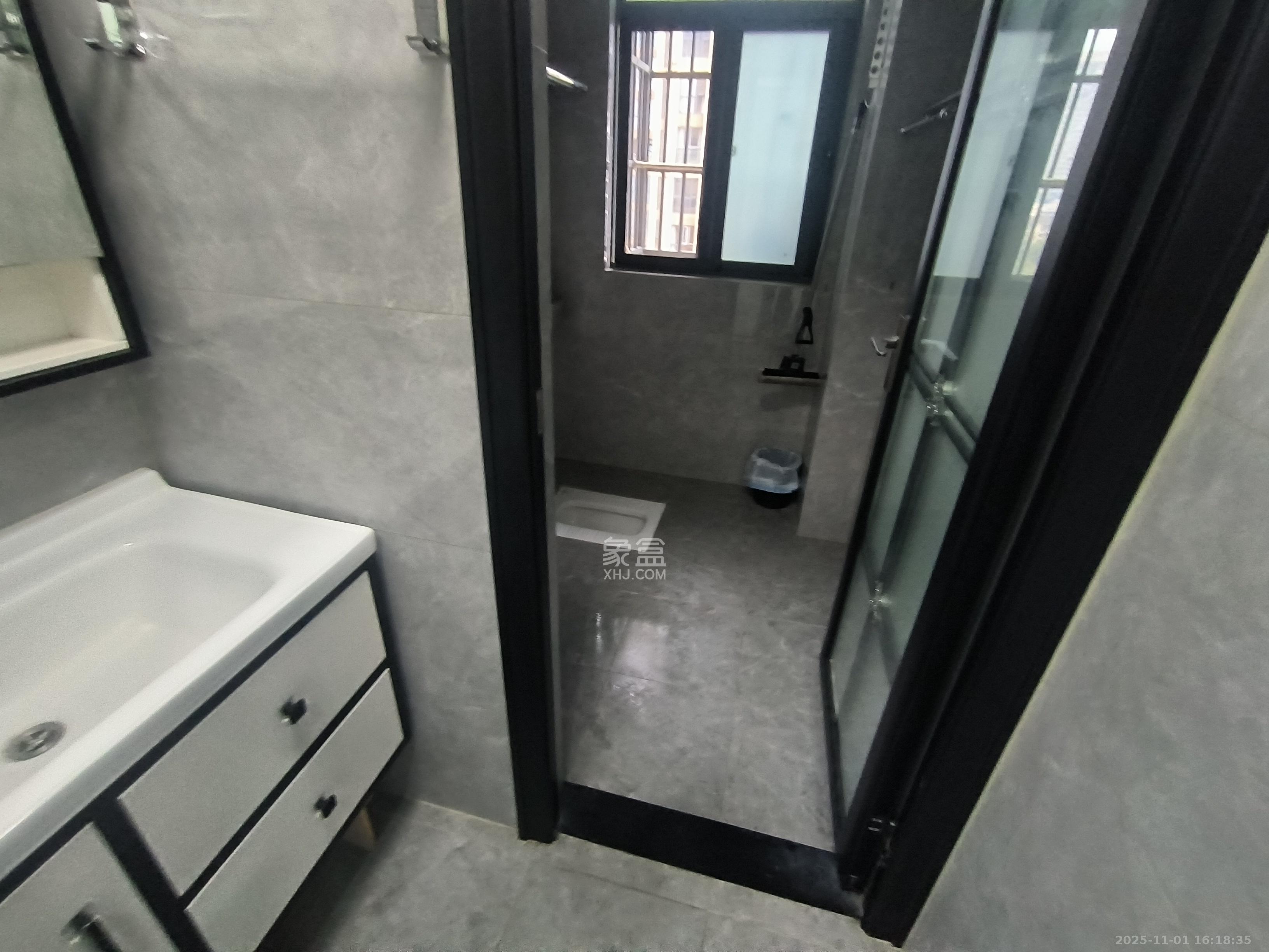 江南华府 3室1厅2卫 3200.0元/月 江南华府 3室1厅2卫 3200.0元/月室内图