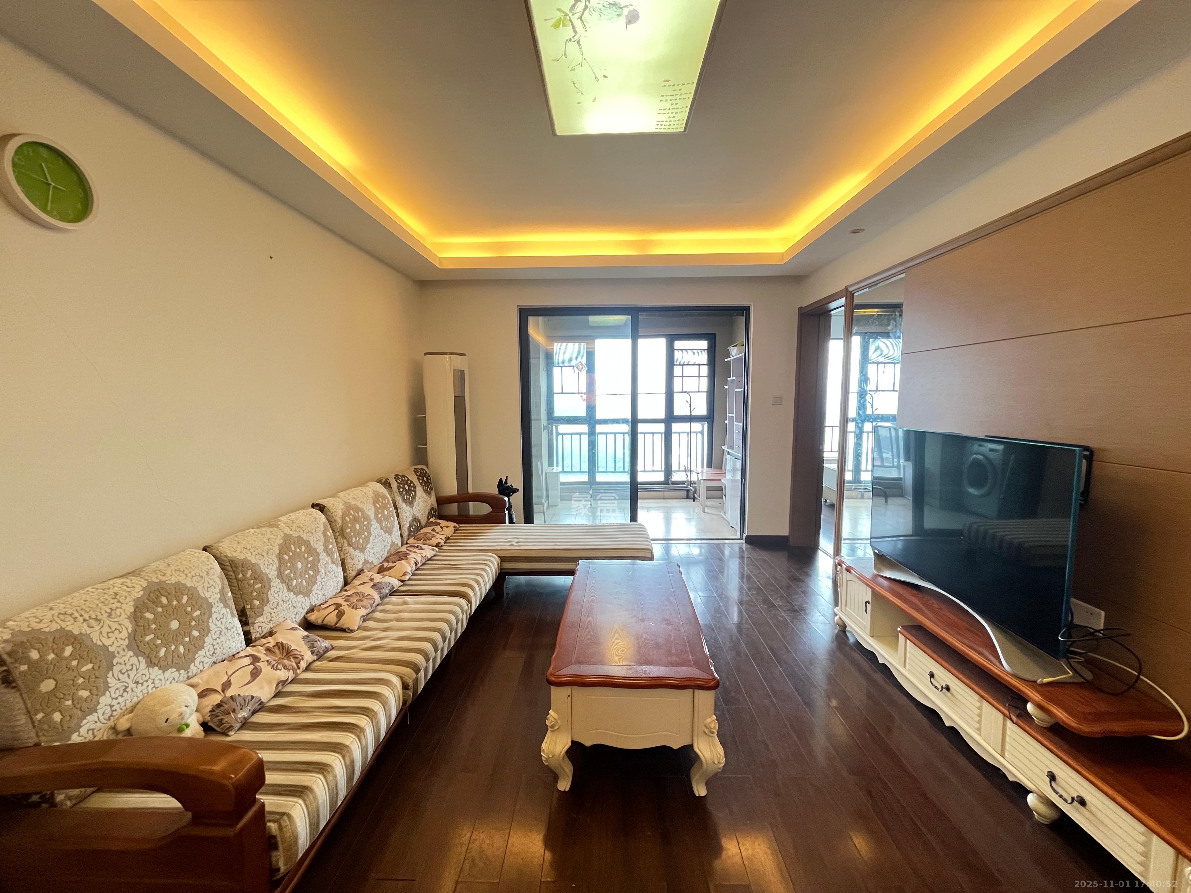 万科白鹭郡  3室2厅1卫    2600.0元/月