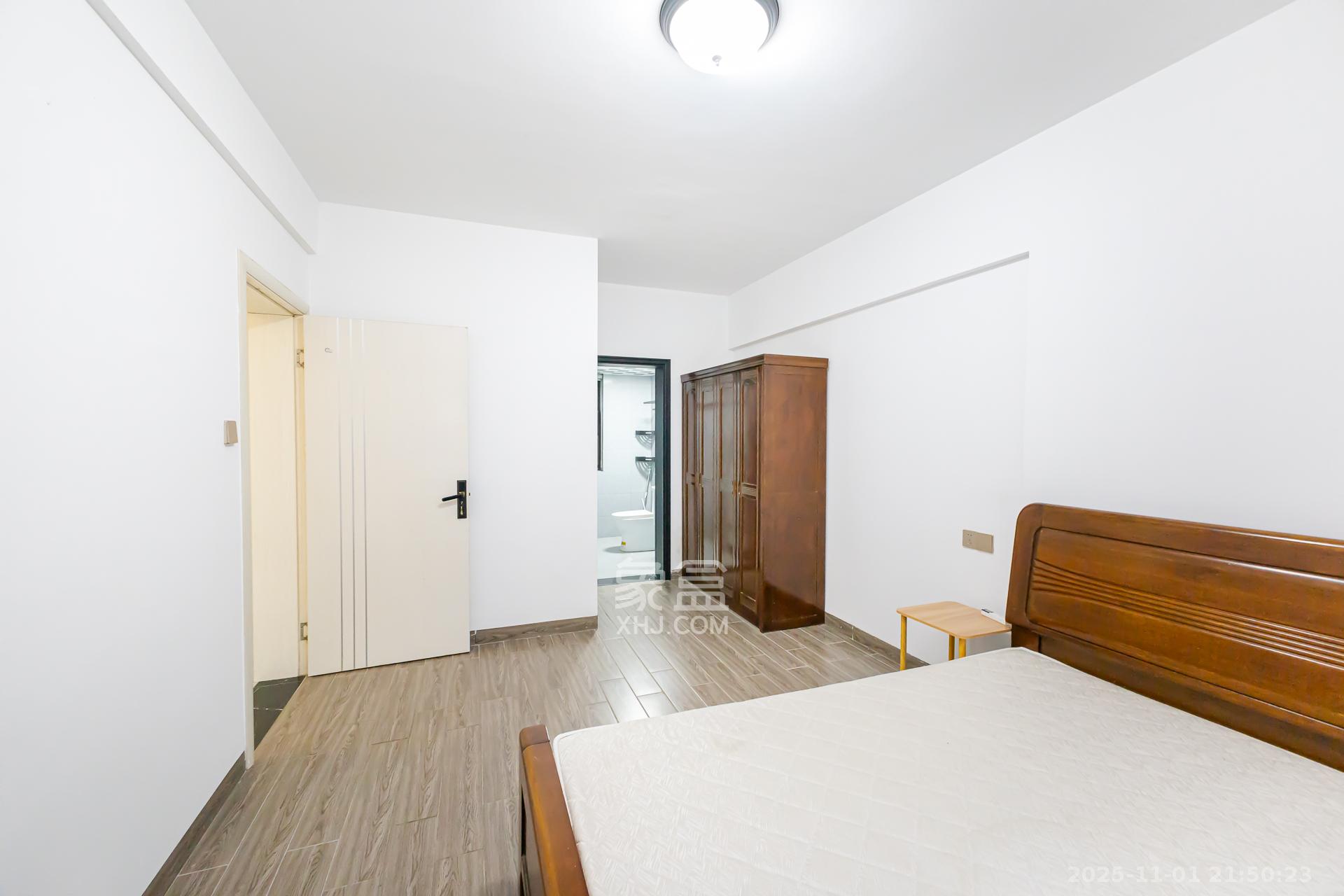 润和滨江府  4室2厅2卫    128.0万卧室