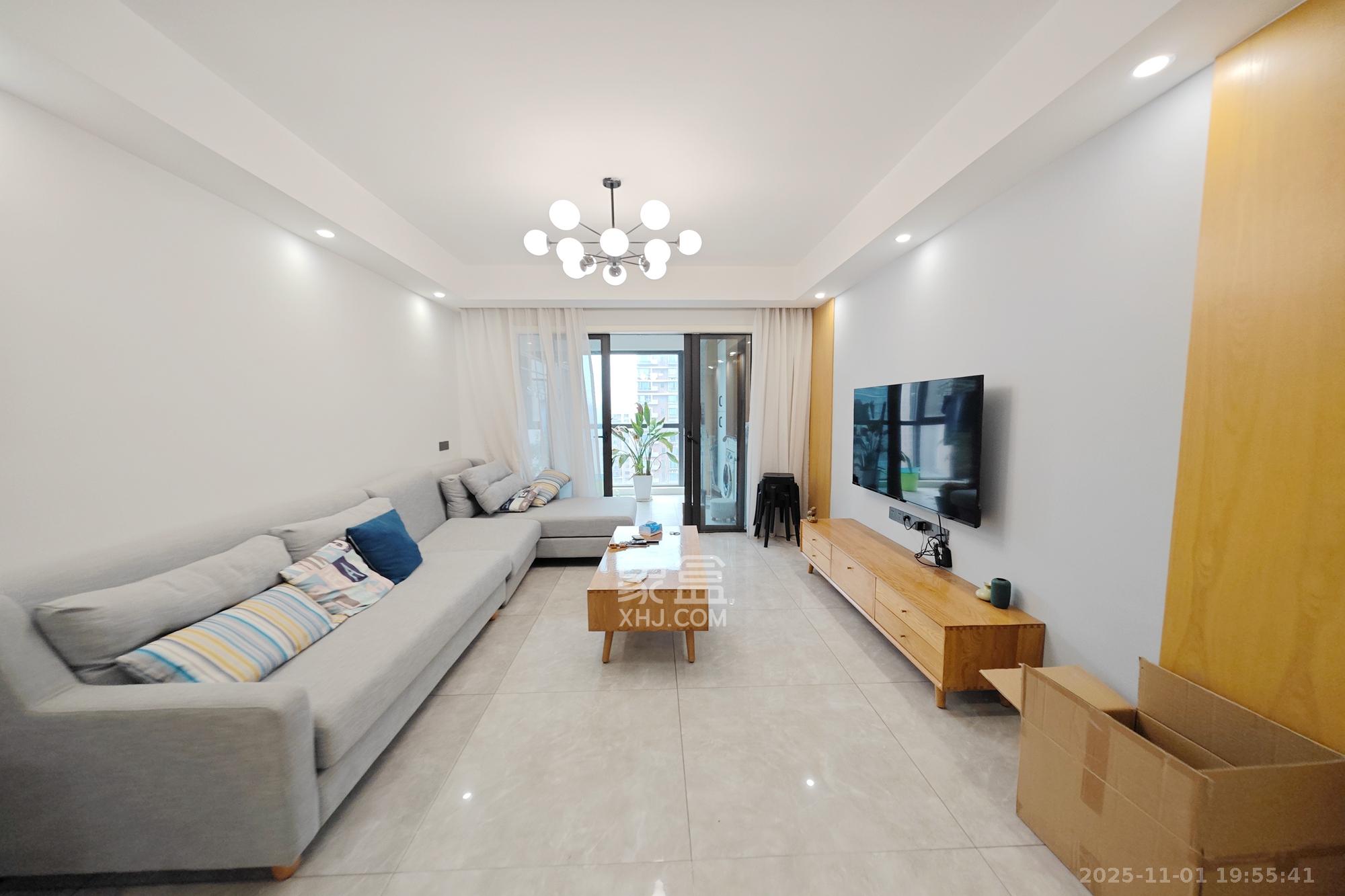 保利大都汇一期、二期  3室2厅1卫    120.0万客厅