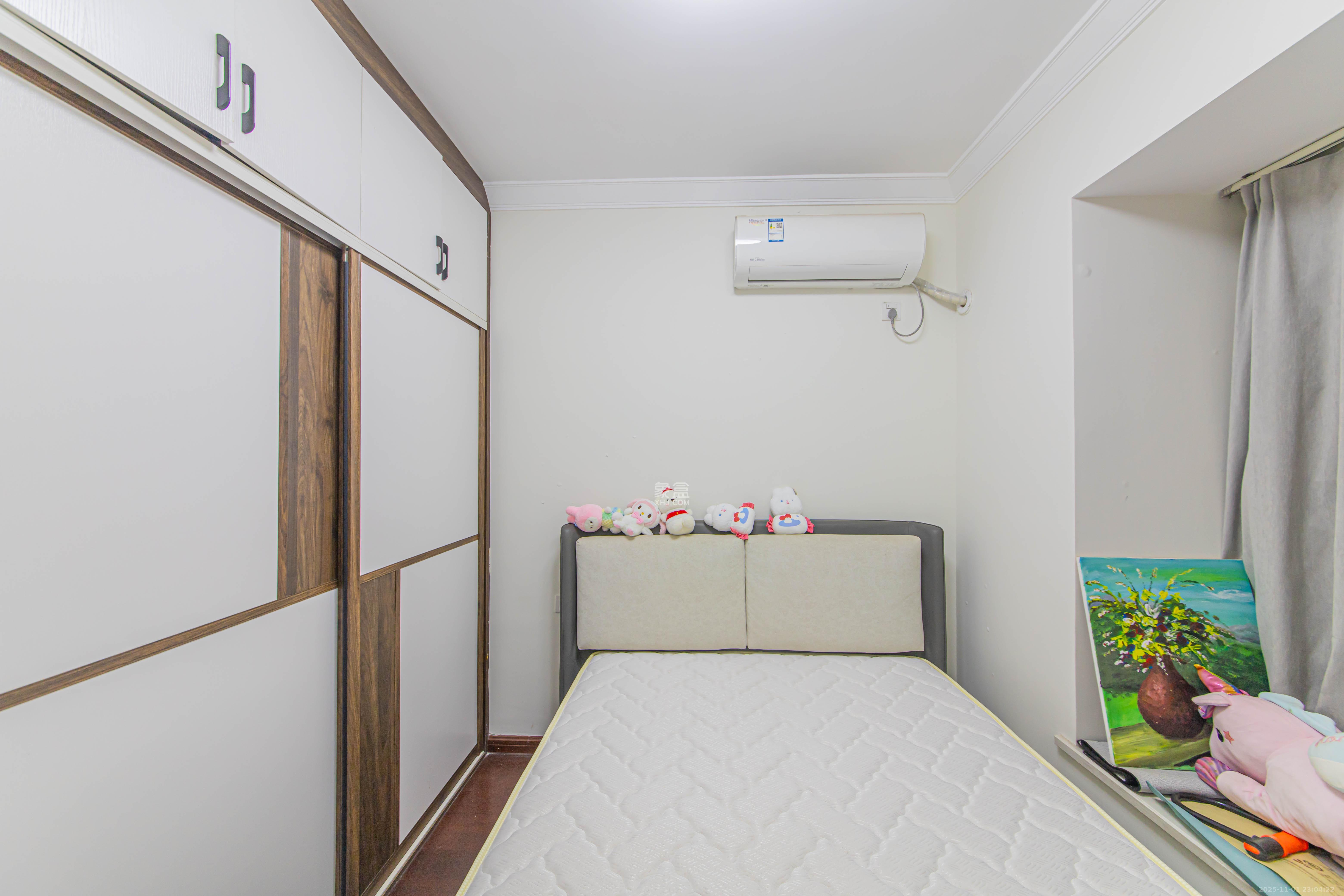 中海新城熙岸(中信新城五期) 3室2厅2卫 100.0万 中海新城熙岸(中信新城五期) 3室2厅2卫 100.0万卧室