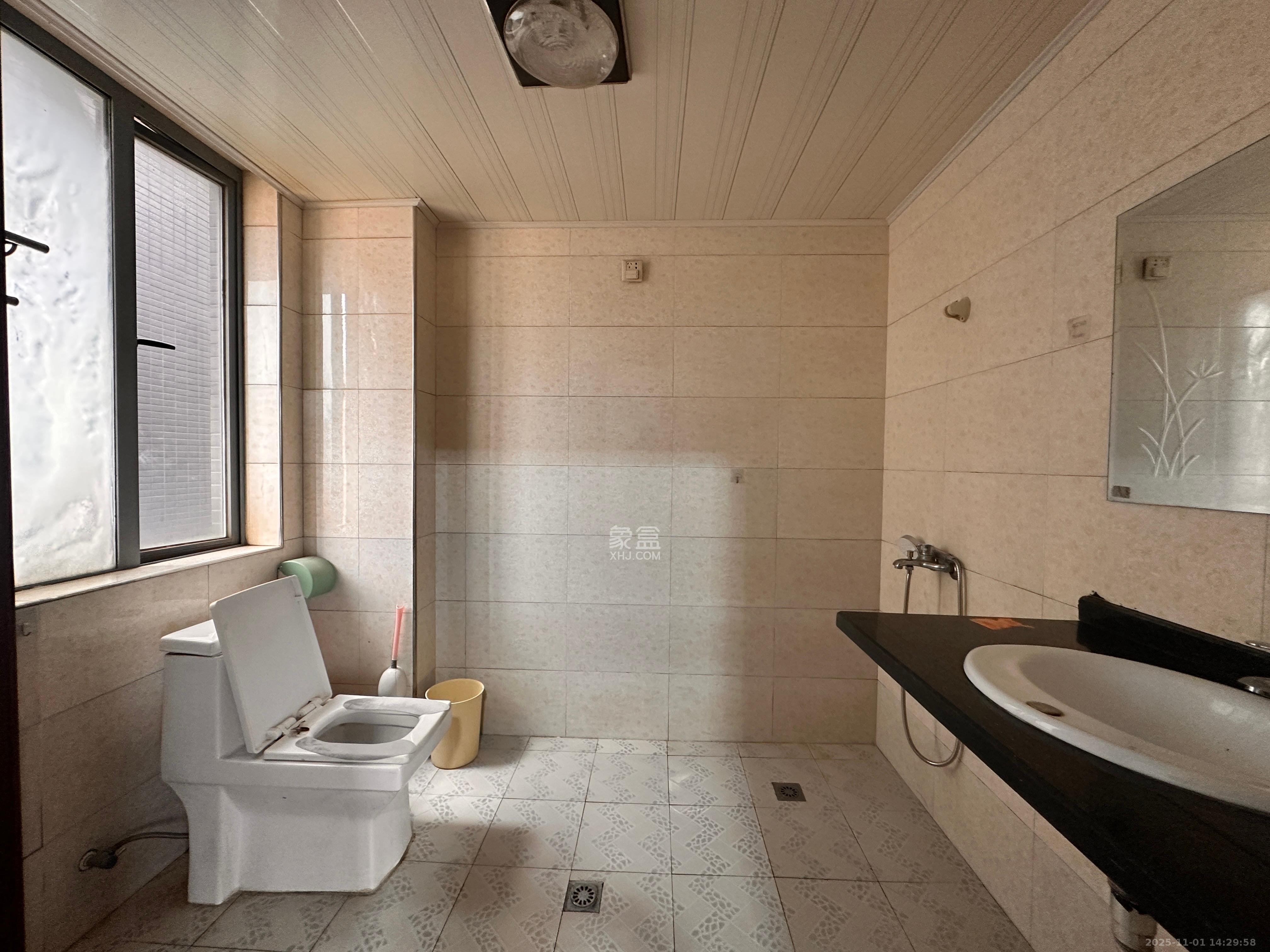 滨江君悦香邸  3室2厅2卫    3200.0元/月室内图