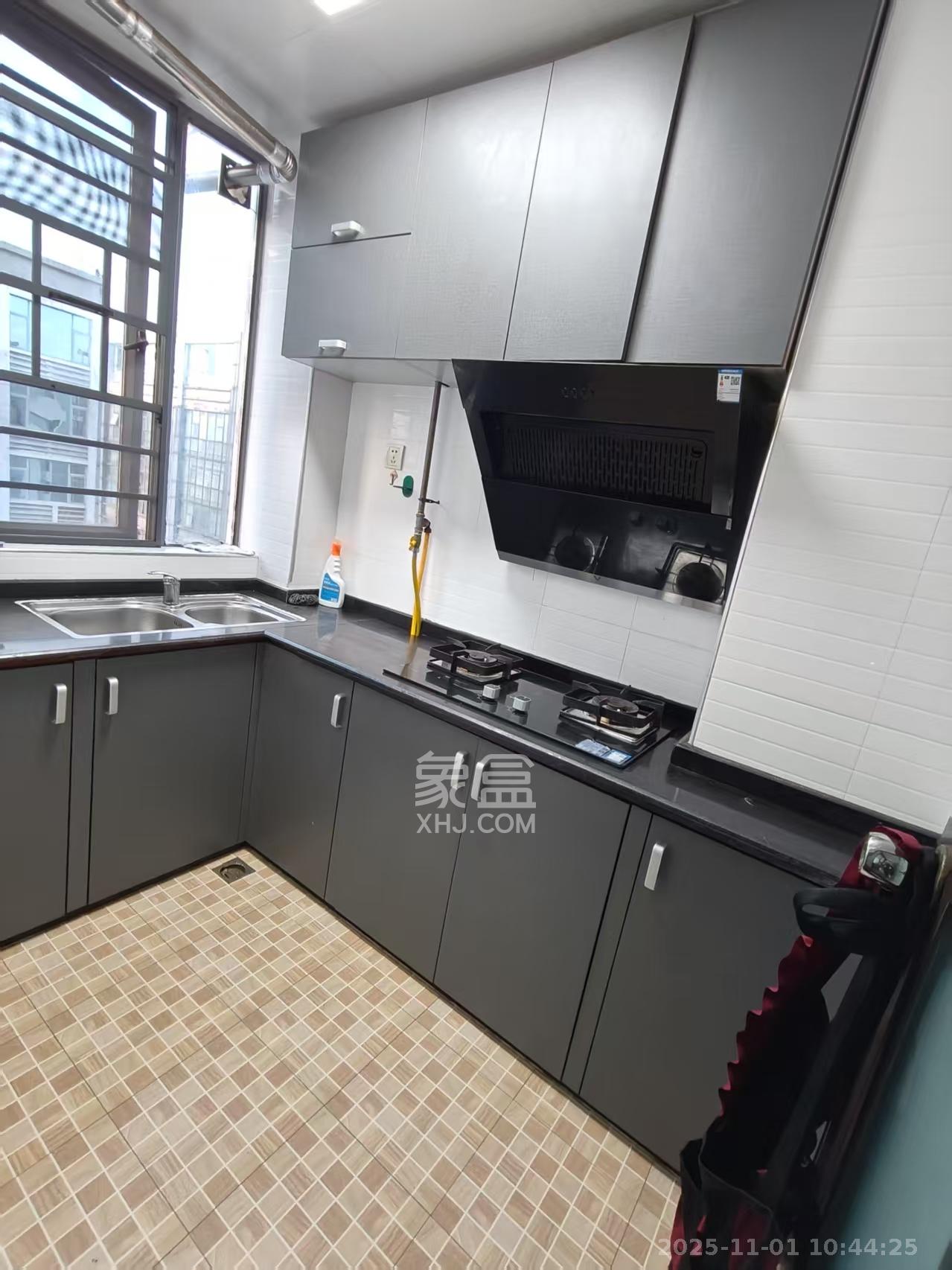 湘域中央  2室1厅1卫    2700.0元/月室内图