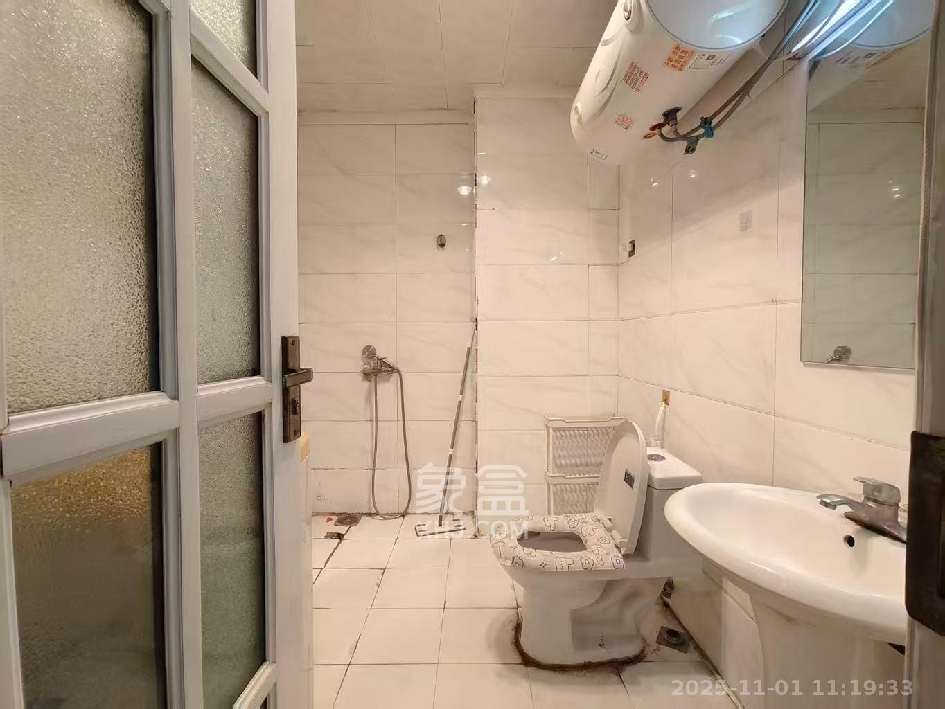 浏阳河畔家园  1室1厅1卫    1200.0元/月