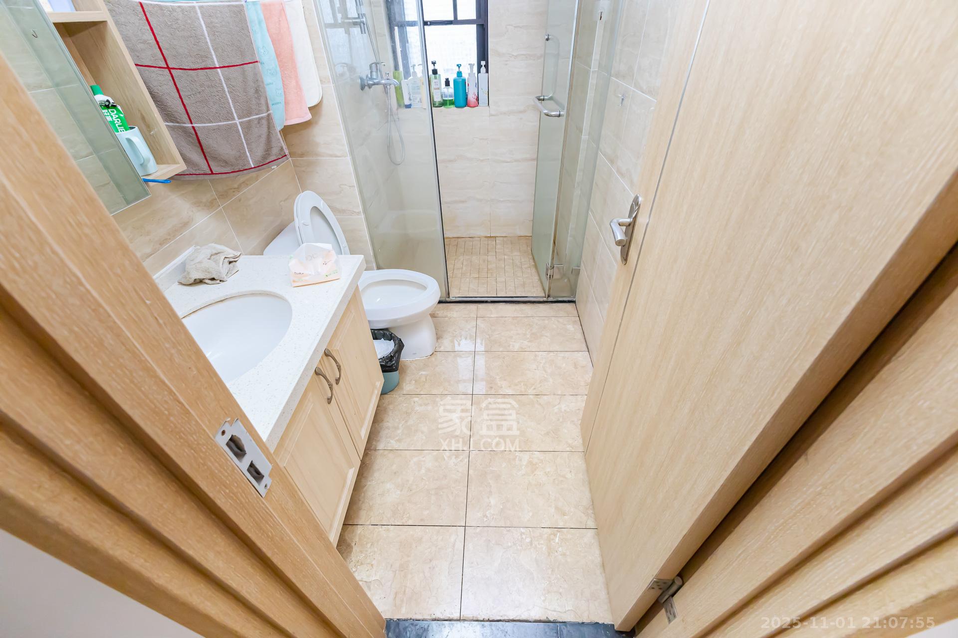 万润滨江天著  4室2厅2卫    126.8万 万润滨江天著  4室2厅2卫    126.8万卫生间