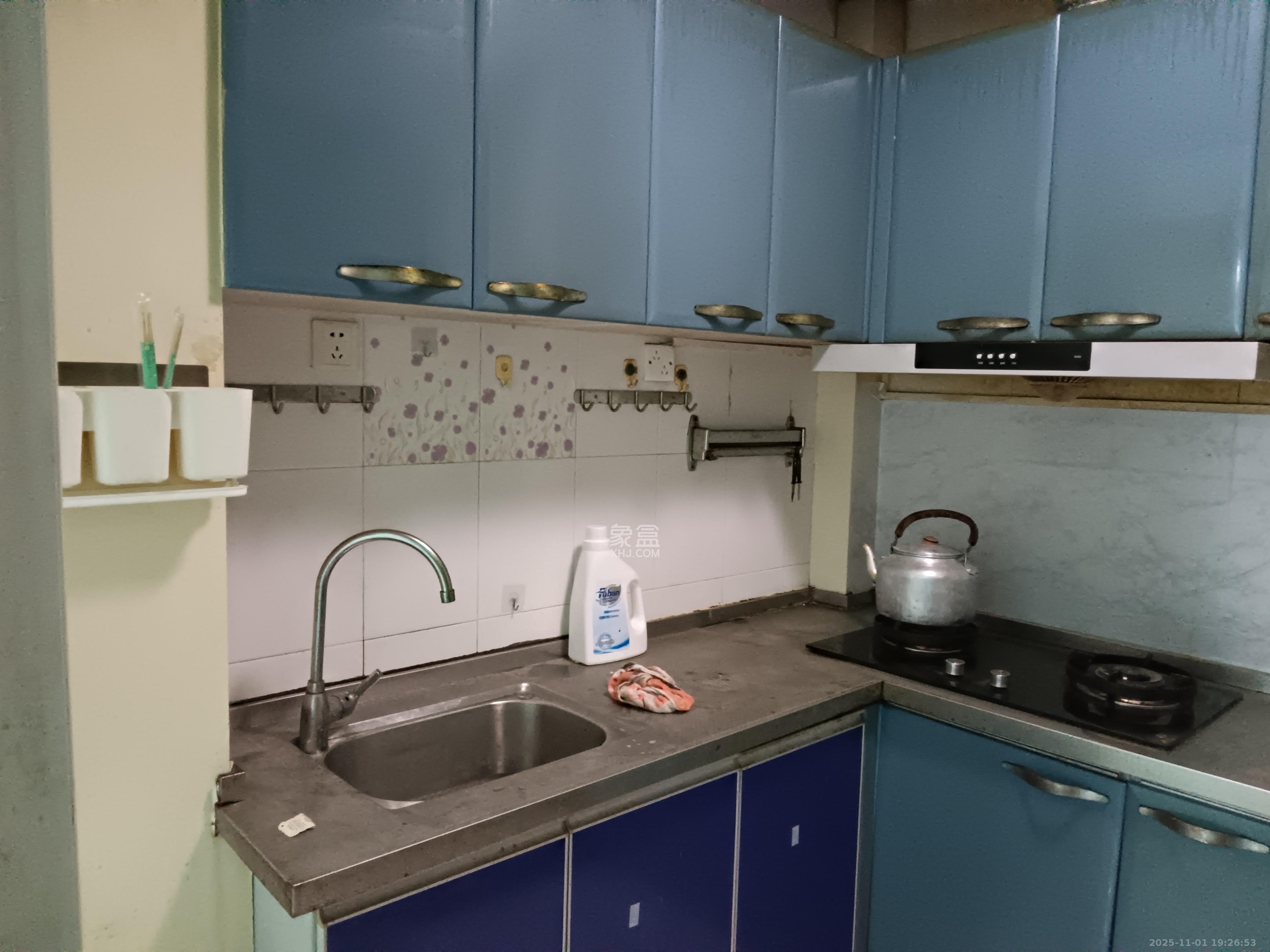 通泰梅岭苑 2室2厅1卫 2400.0元/月 通泰梅岭苑 2室2厅1卫 2400.0元/月室内图