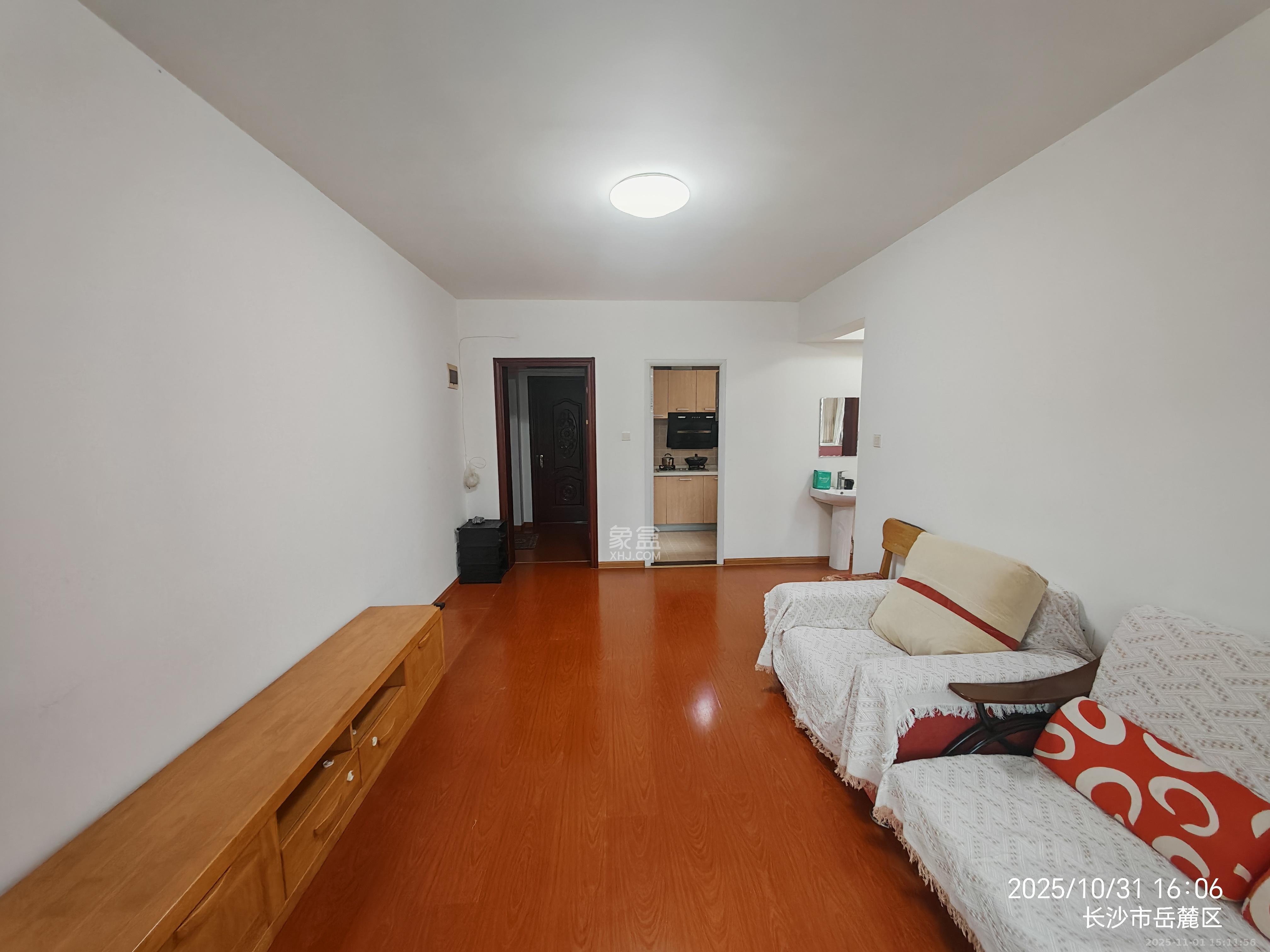 润芳园  1室1厅1卫    1600.0元/月 润芳园  1室1厅1卫    1600.0元/月