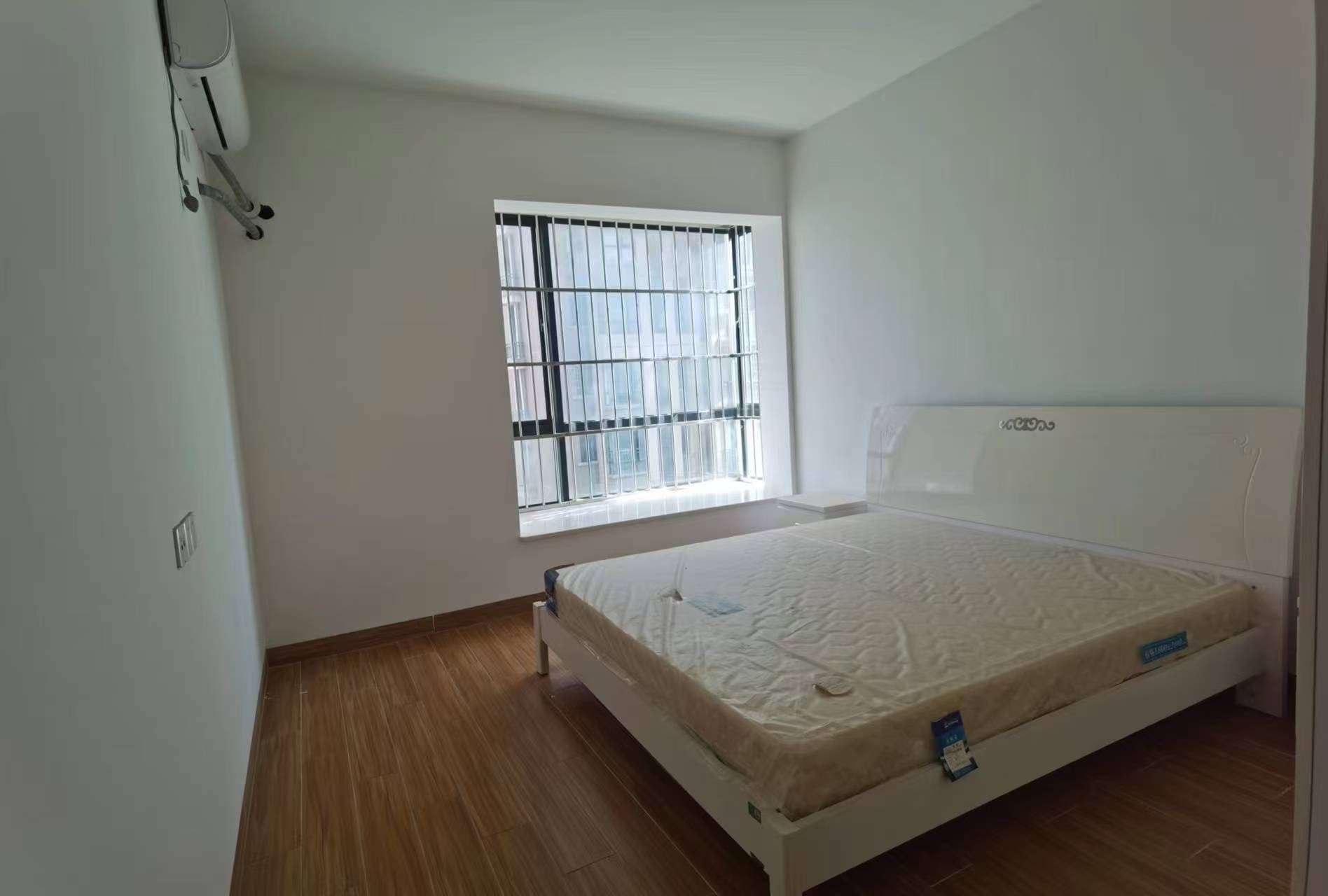 五源河公寓A区  3室2厅2卫    220.0万客厅